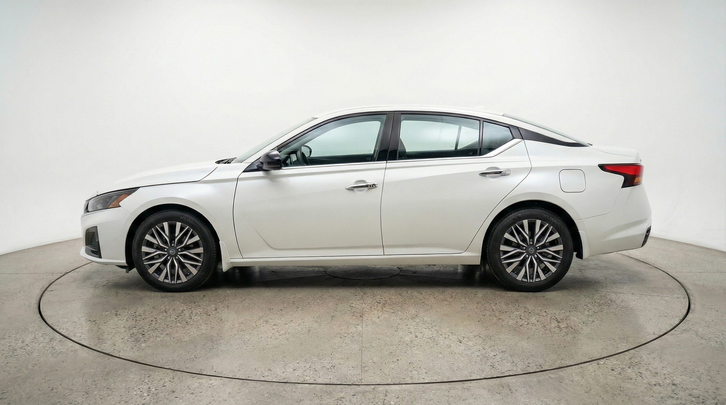 Thumbnail: 2025 Nissan Altima - 4