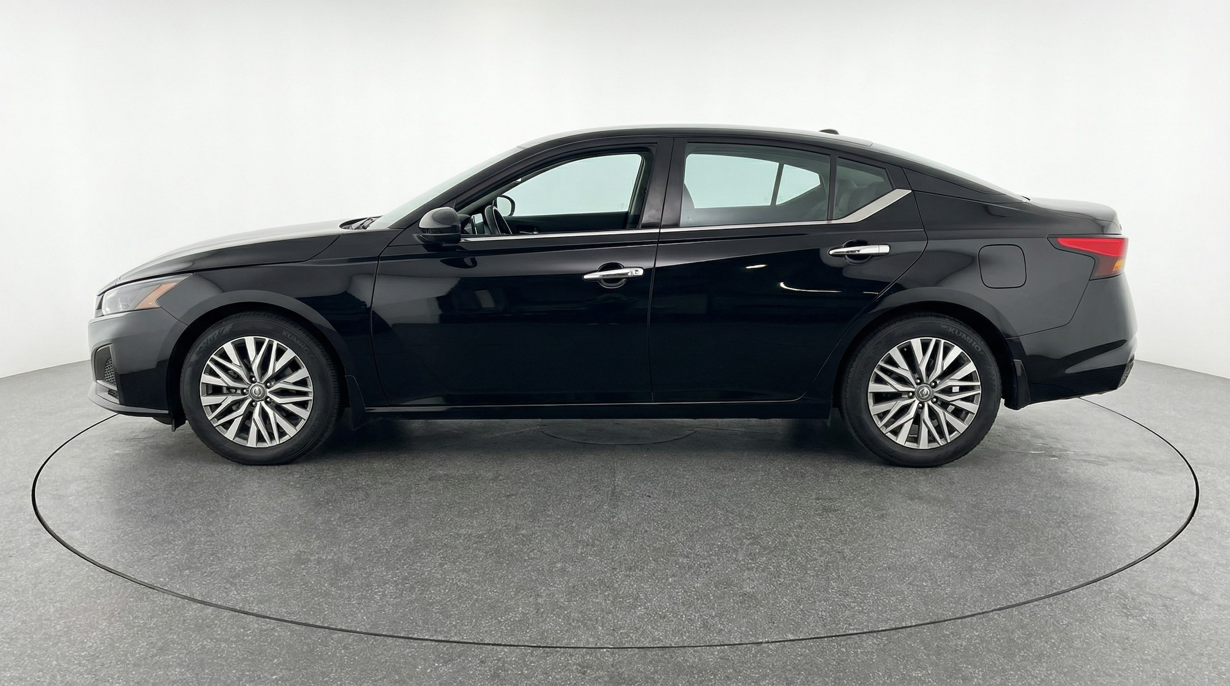 Thumbnail: 2025 Nissan Altima - 4