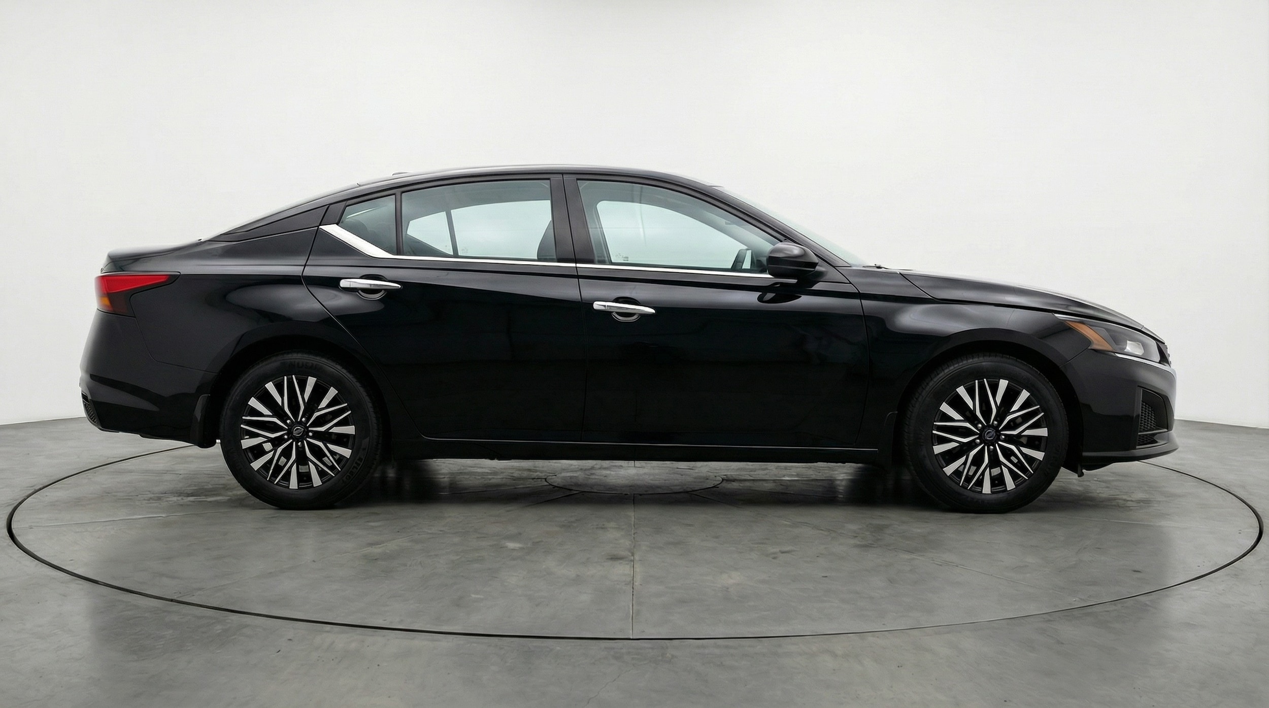 Thumbnail: 2025 Nissan Altima - 8