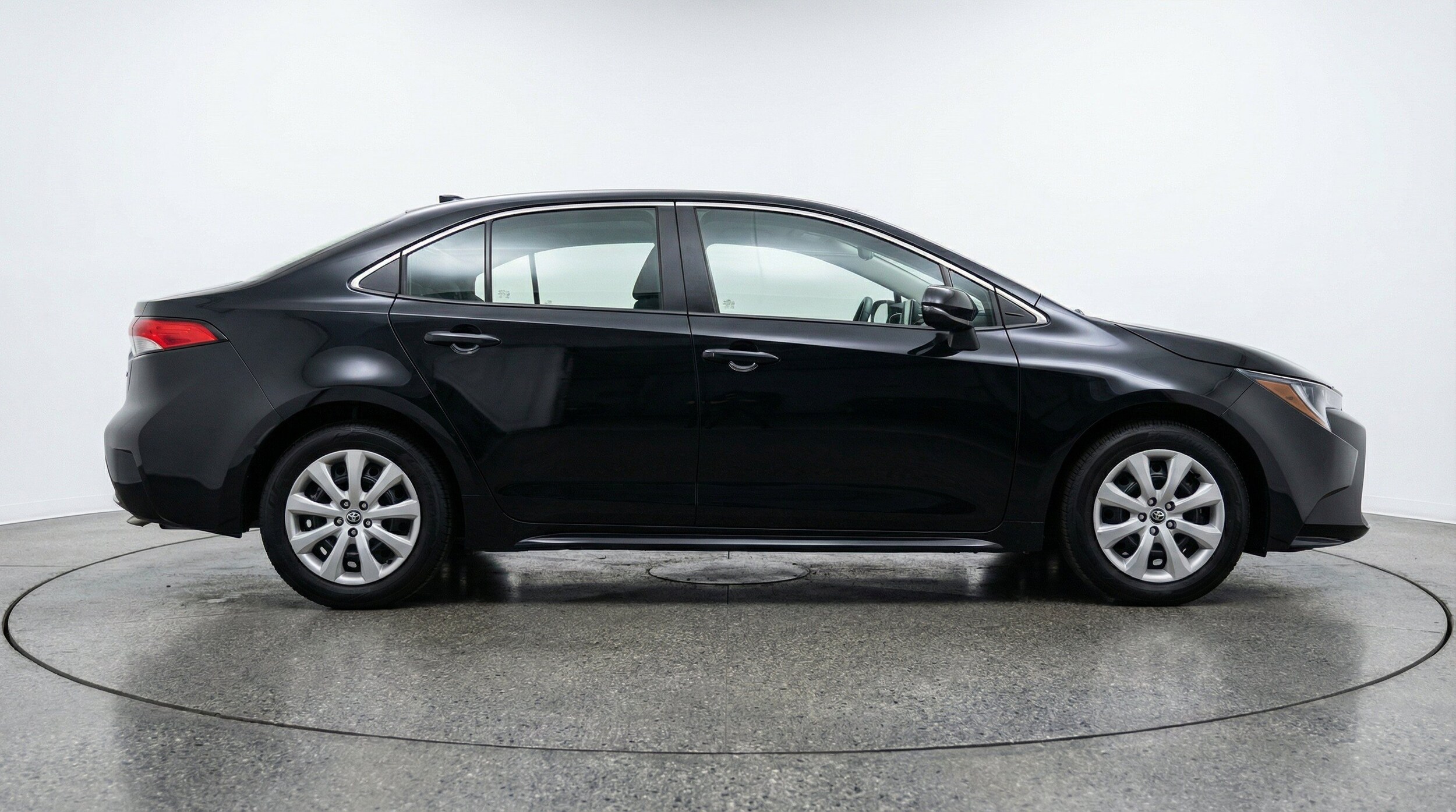 Thumbnail: 2025 Toyota Corolla - 11