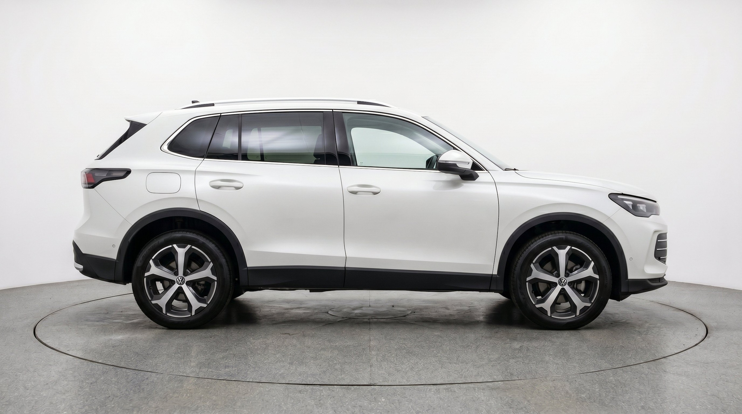 Thumbnail: 2026 Volkswagen Tiguan - 10