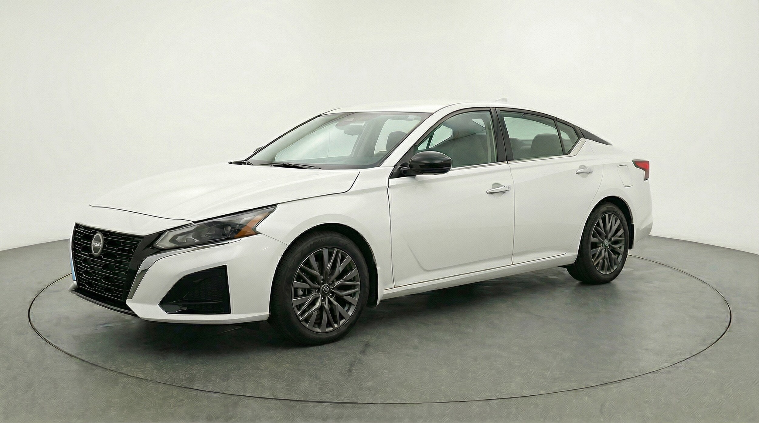 Thumbnail: 2025 Nissan Altima - 3