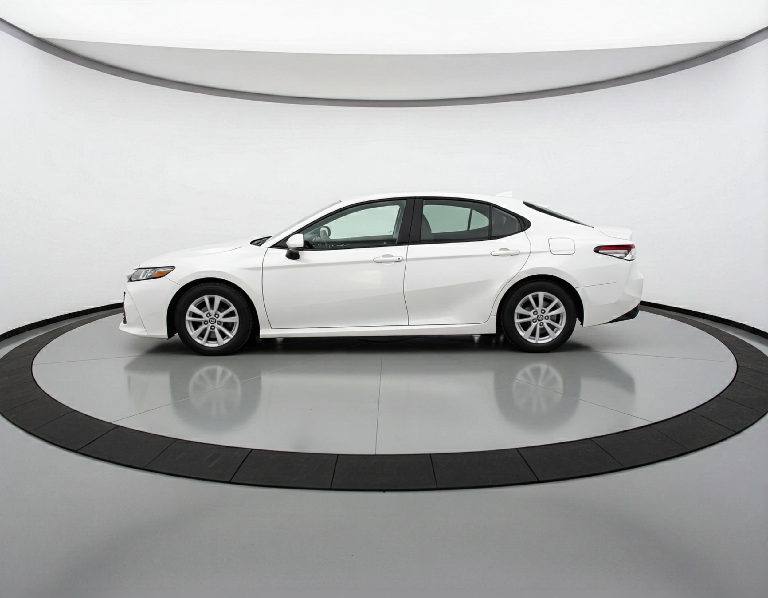 Thumbnail: 2025 Toyota Camry - 4