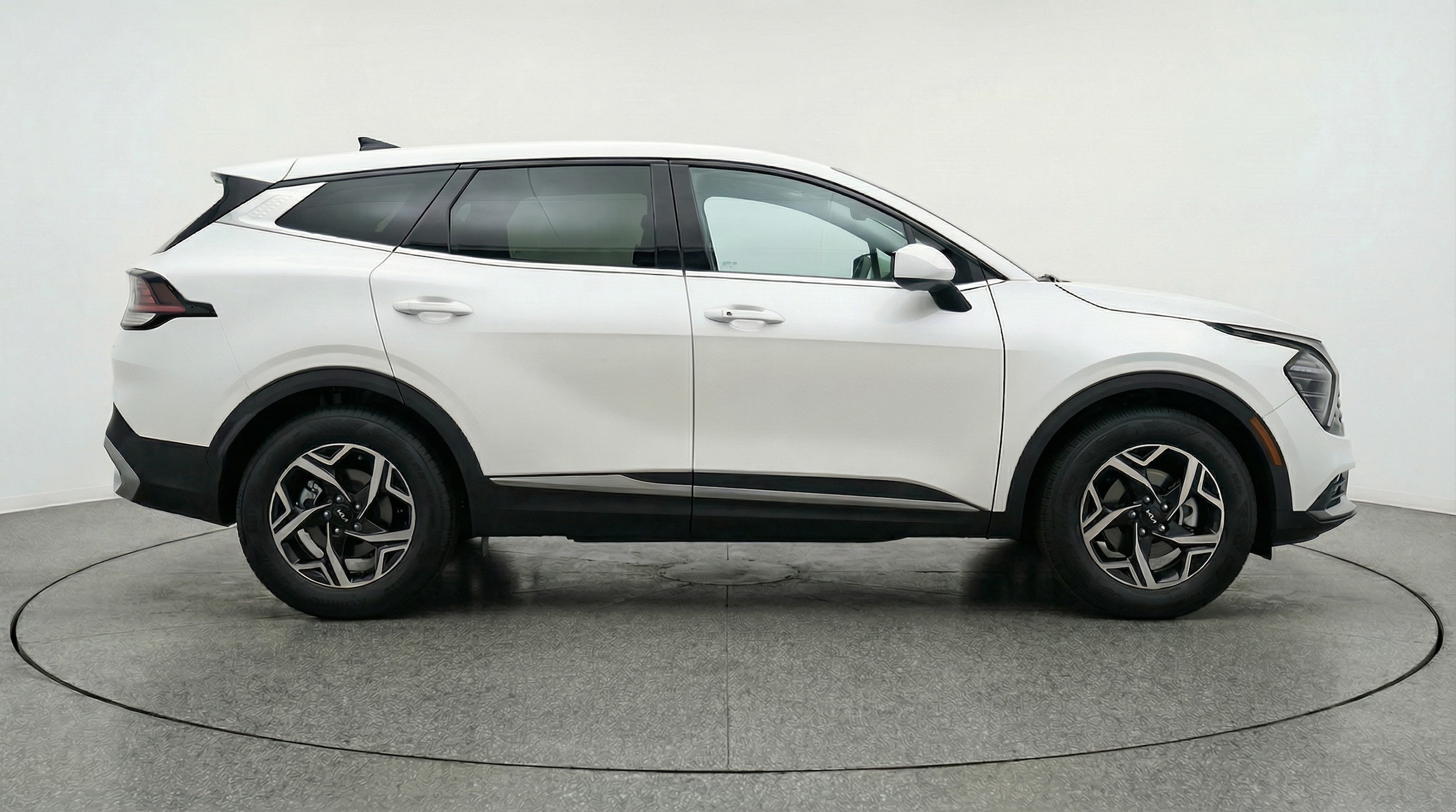 Thumbnail: 2025 Kia Sportage - 8