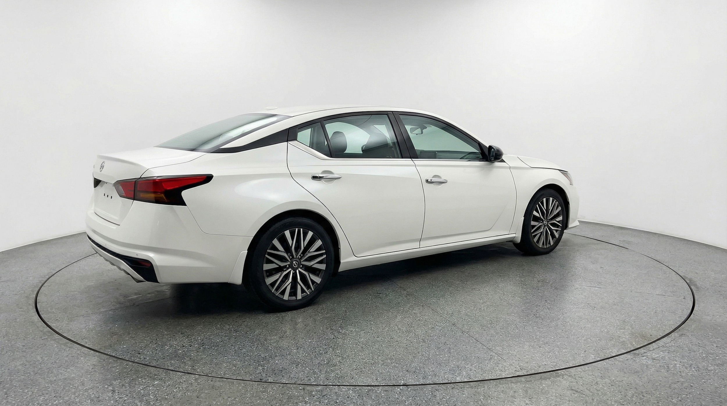 Thumbnail: 2025 Nissan Altima - 9