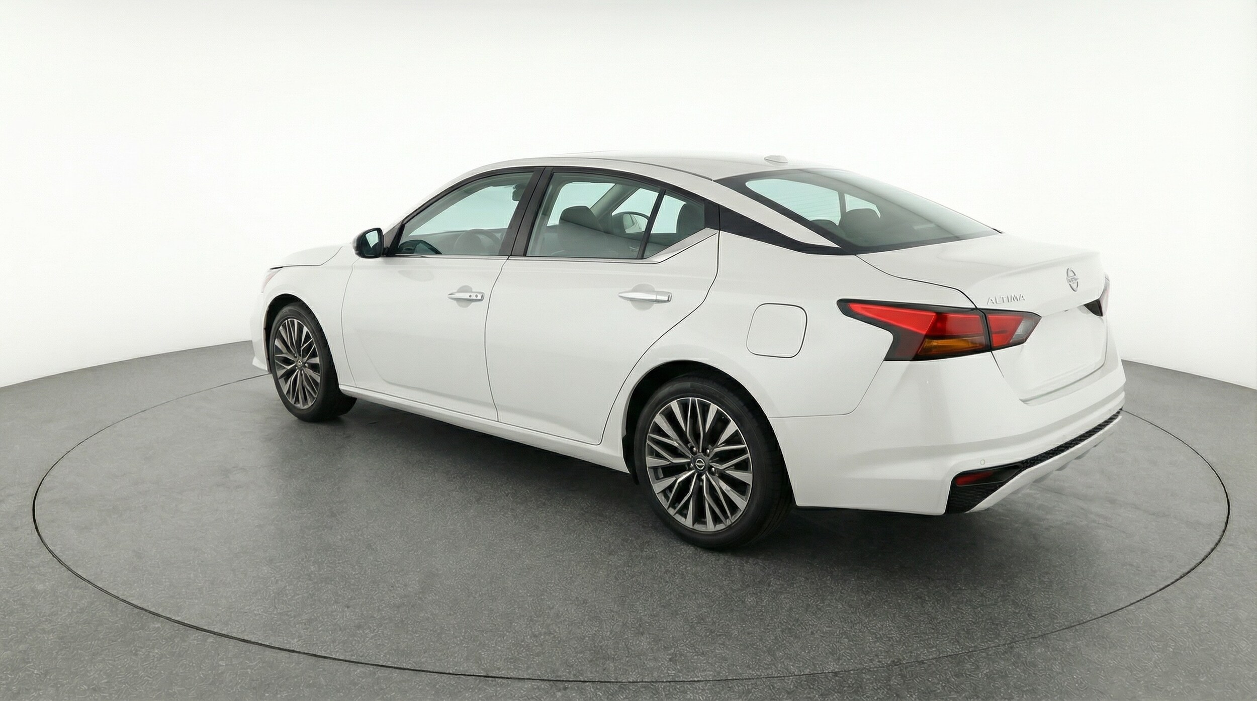 Thumbnail: 2025 Nissan Altima - 5