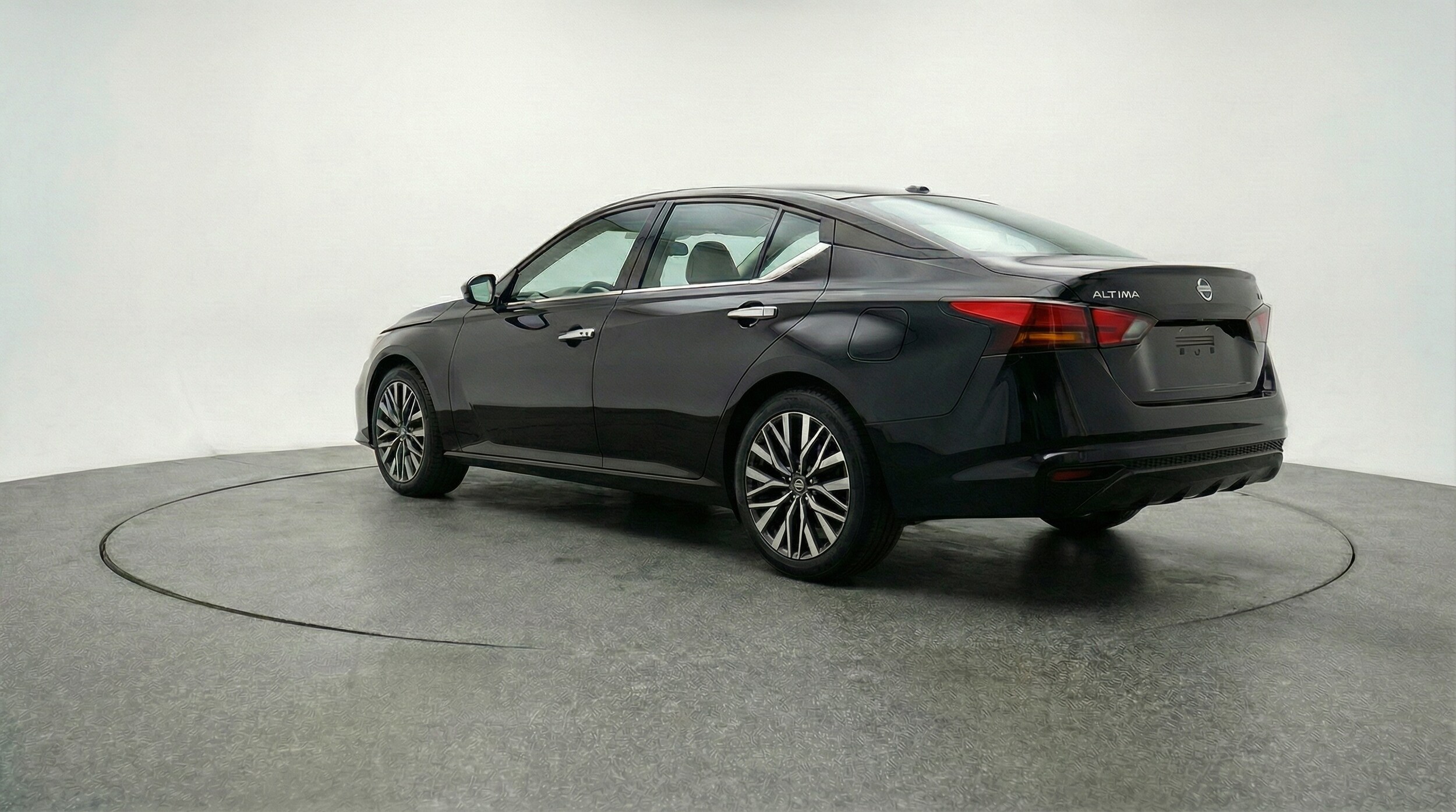 Thumbnail: 2025 Nissan Altima - 5