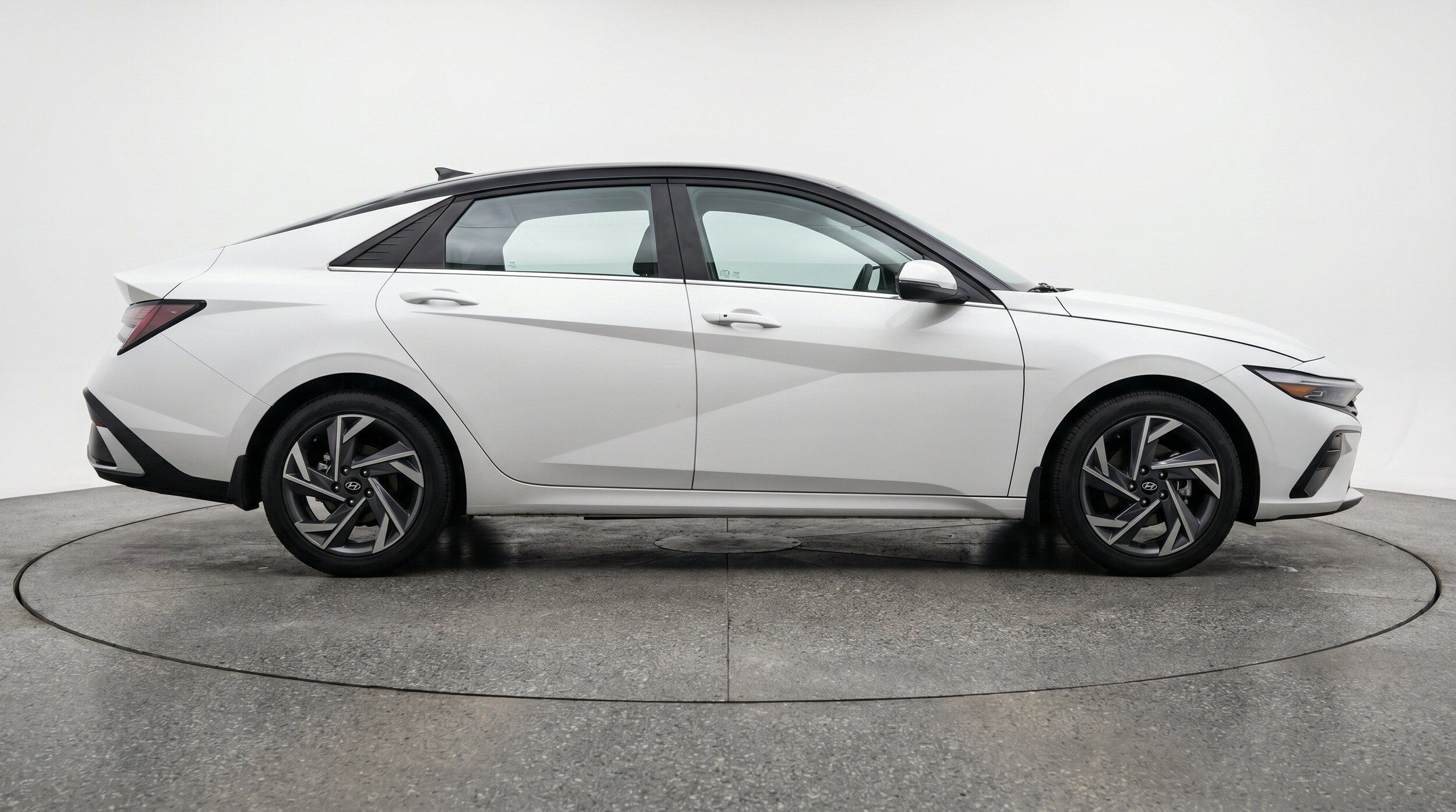 Thumbnail: 2025 Hyundai Elantra - 11