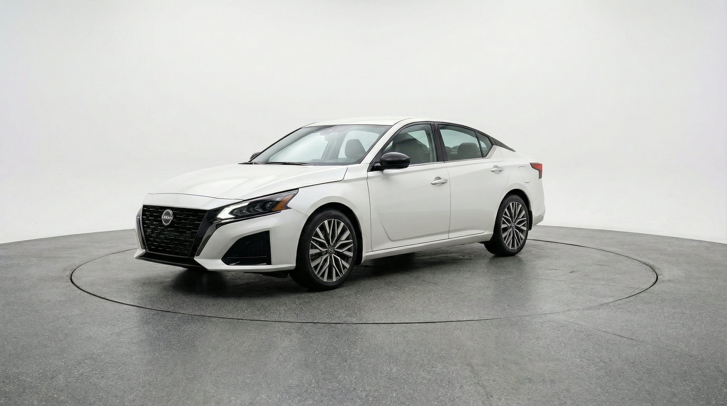 Thumbnail: 2025 Nissan Altima - 3