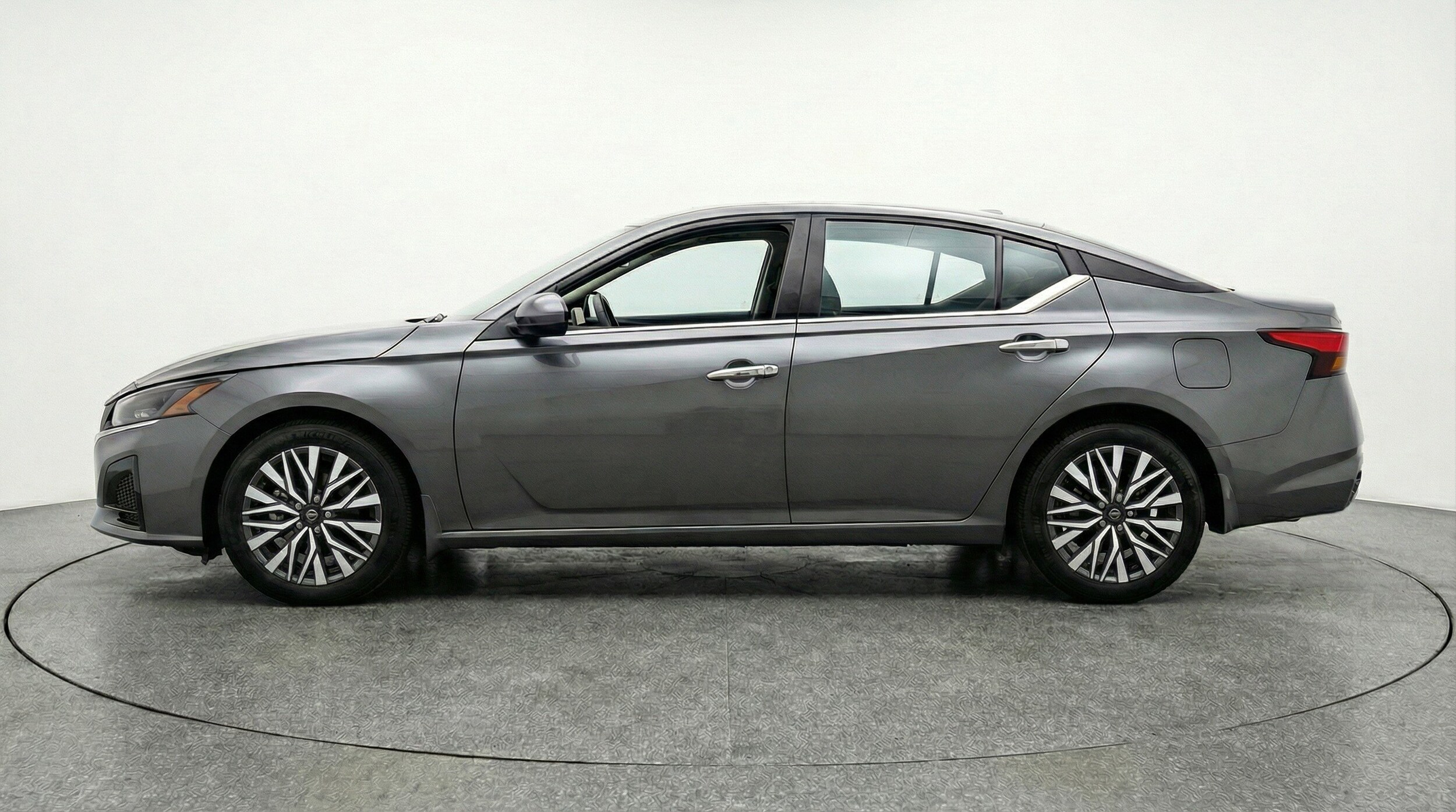 Thumbnail: 2025 Nissan Altima - 5