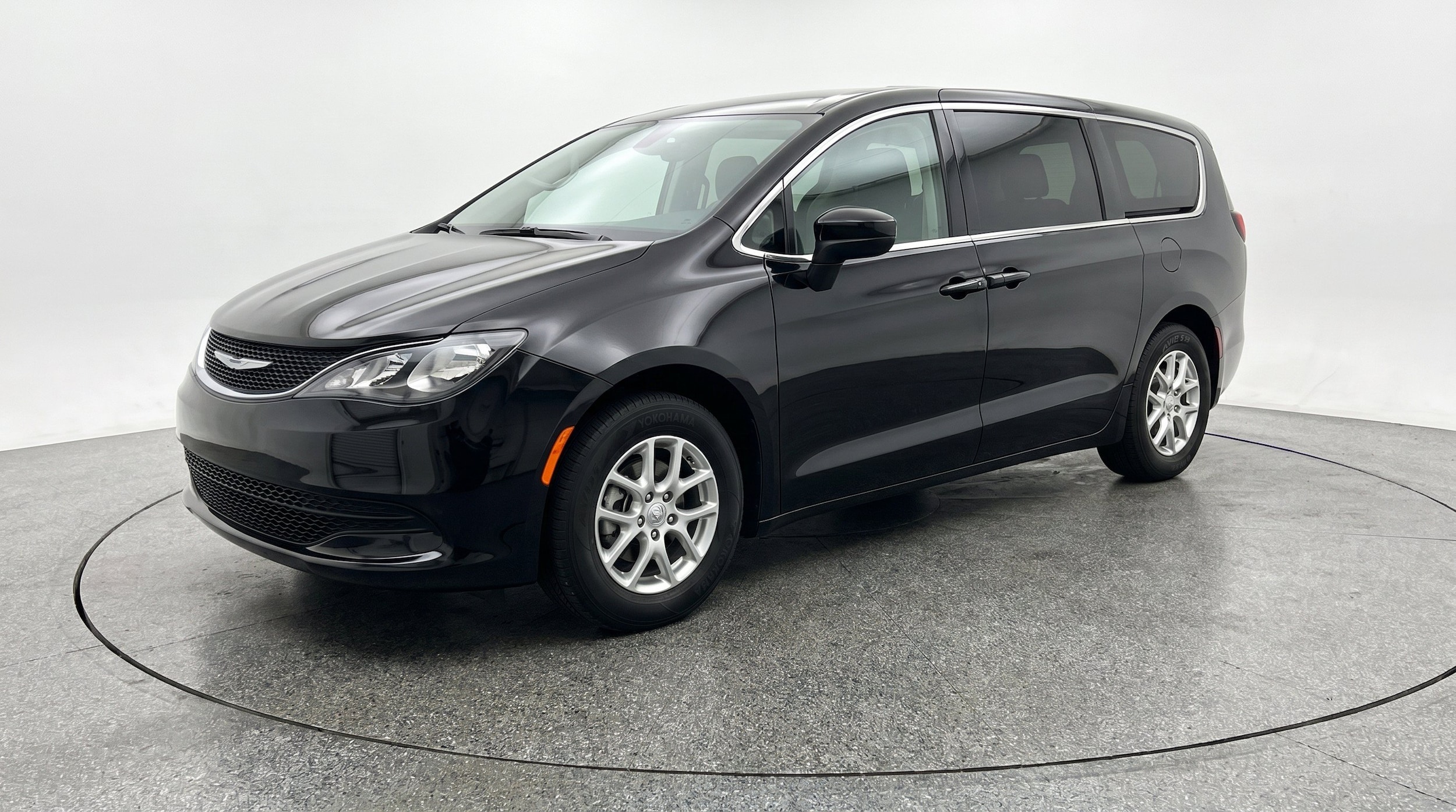 Thumbnail: 2024 Chrysler Voyager - 3
