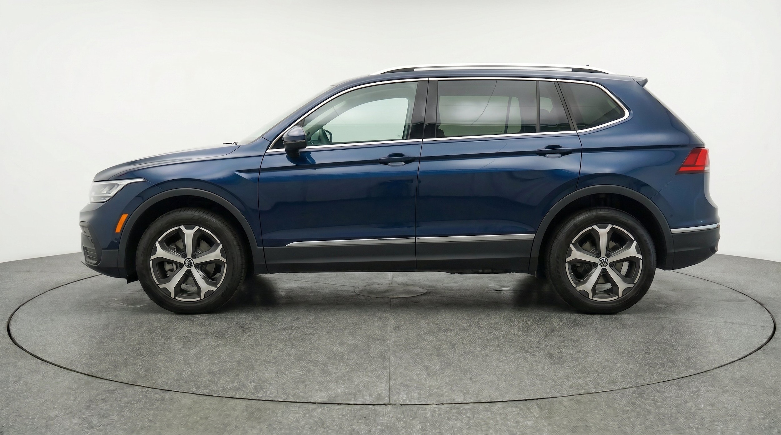 Thumbnail: 2026 Volkswagen Tiguan - 5