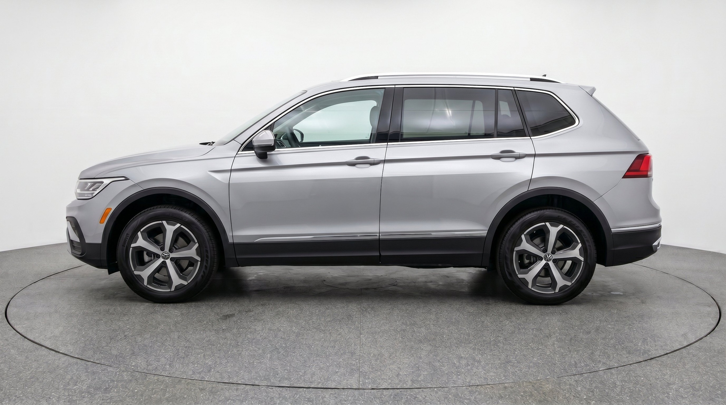 Thumbnail: 2026 Volkswagen Tiguan - 5