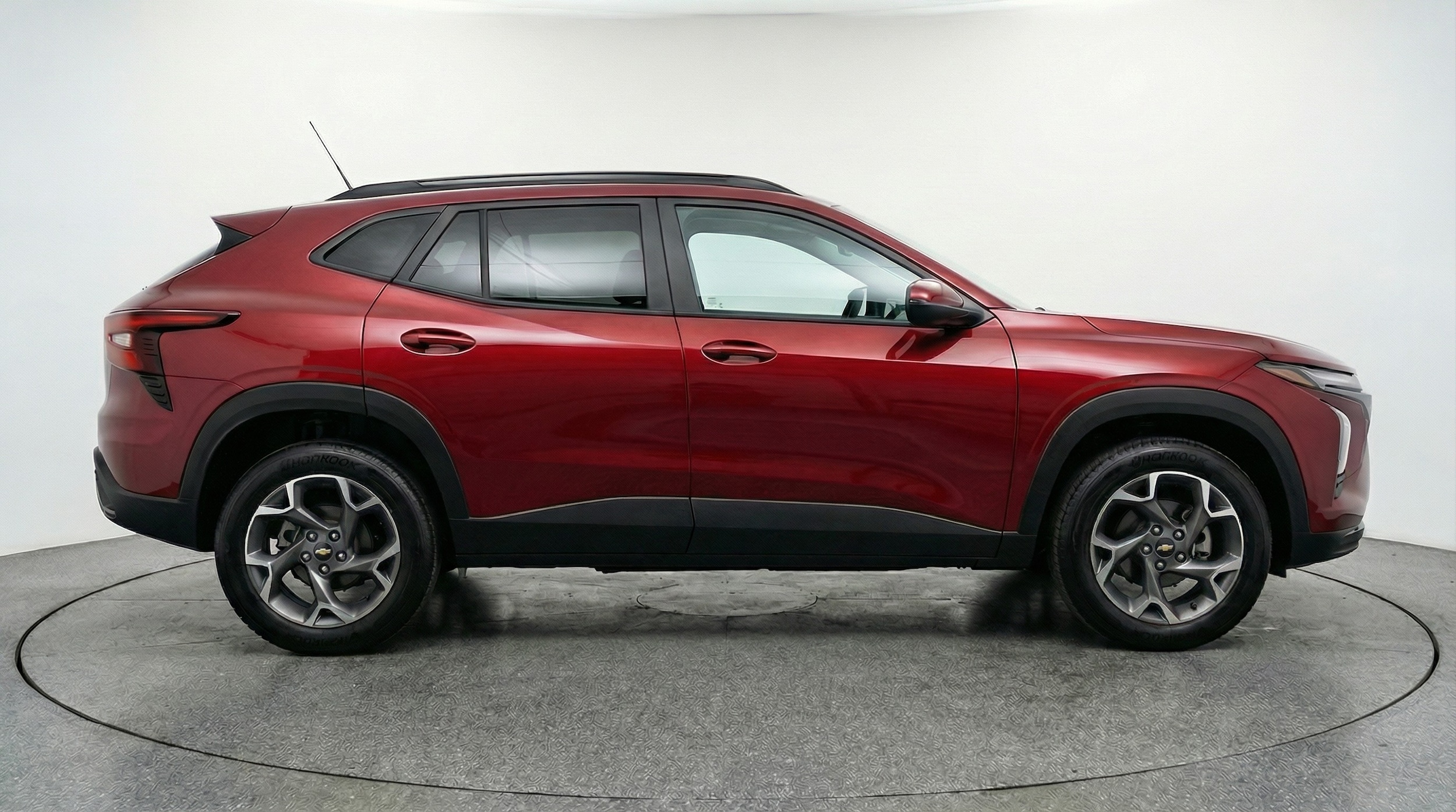 Thumbnail: 2025 Chevrolet Trax - 8