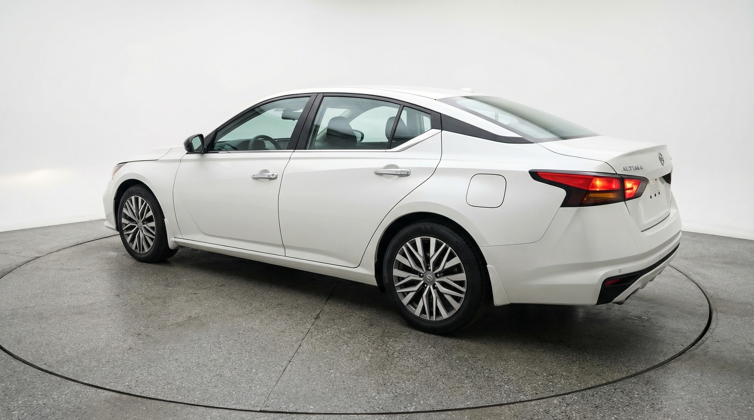 Thumbnail: 2025 Nissan Altima - 5