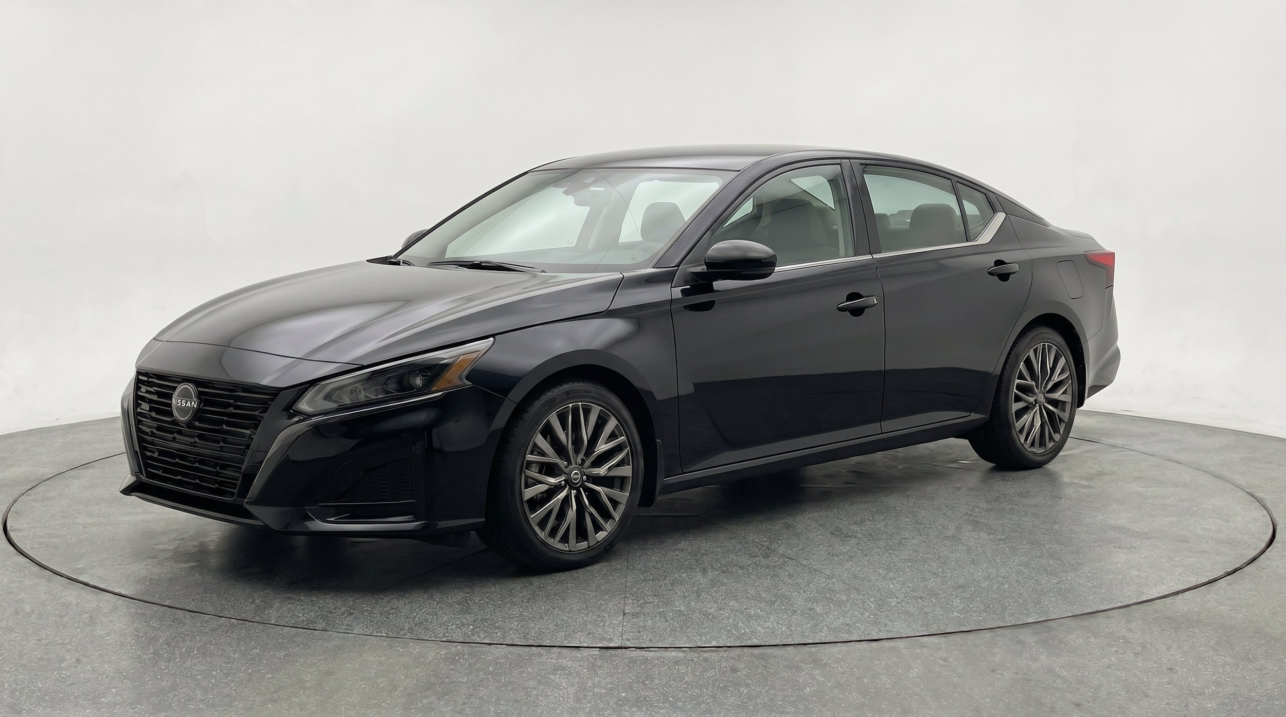 Thumbnail: 2025 Nissan Altima - 3