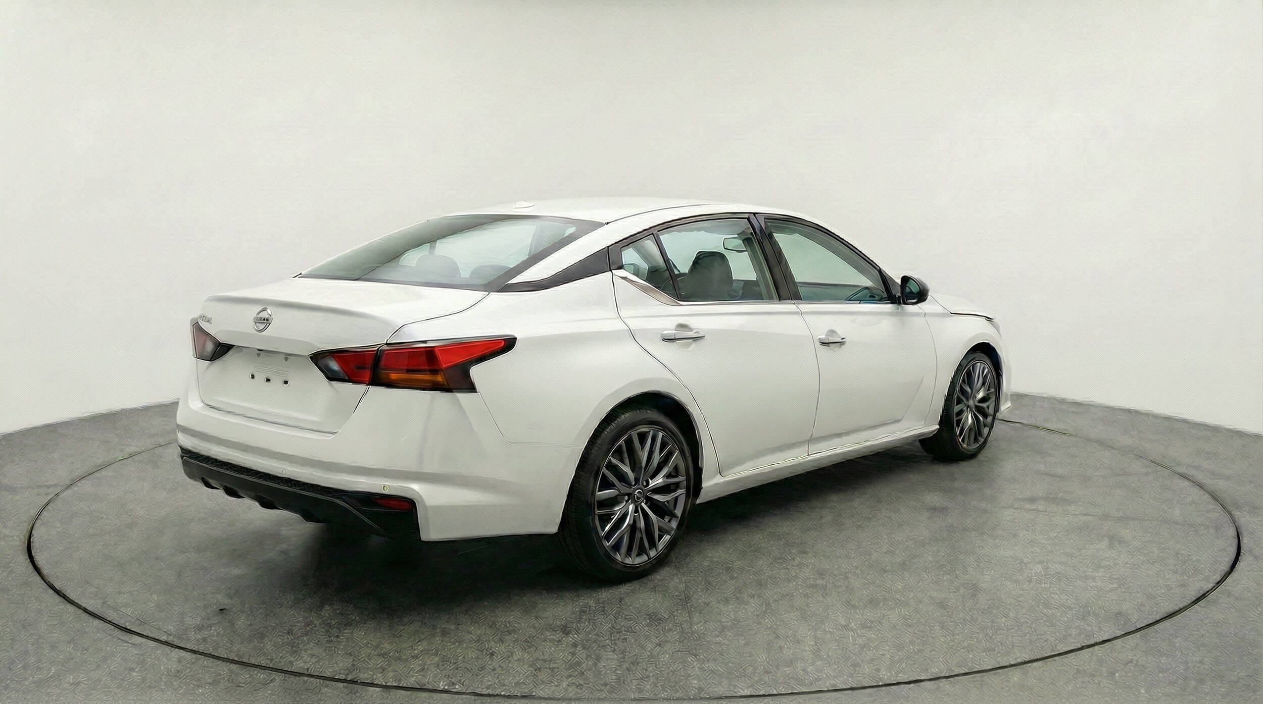 Thumbnail: 2025 Nissan Altima - 9