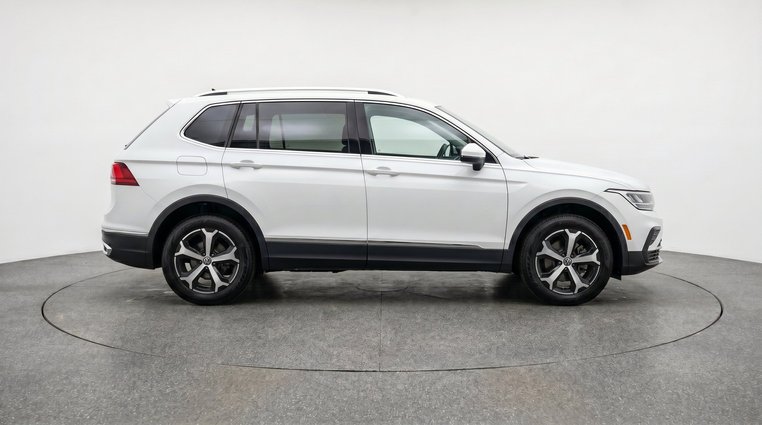 Thumbnail: 2026 Volkswagen Tiguan - 11