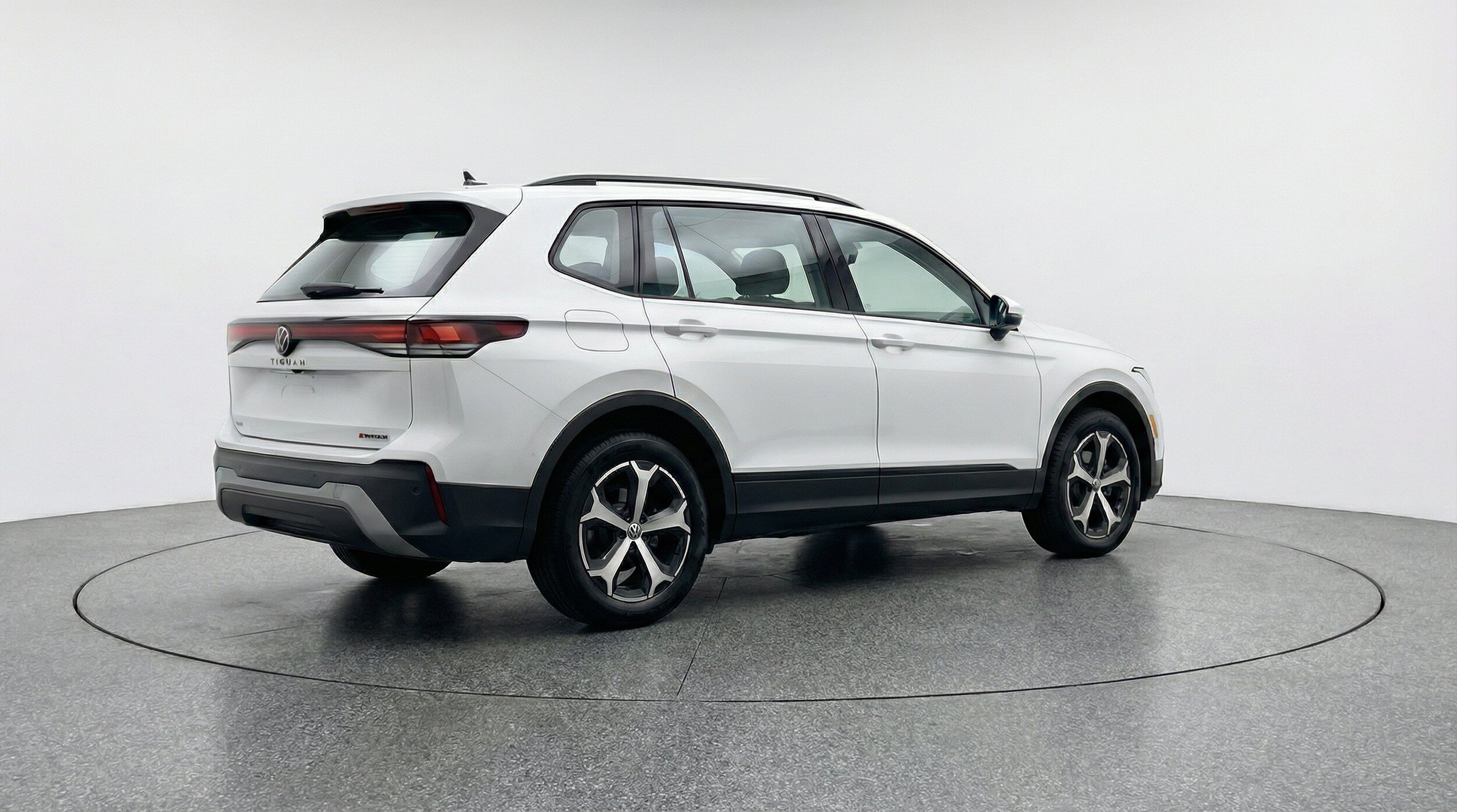 Thumbnail: 2026 Volkswagen Tiguan - 9