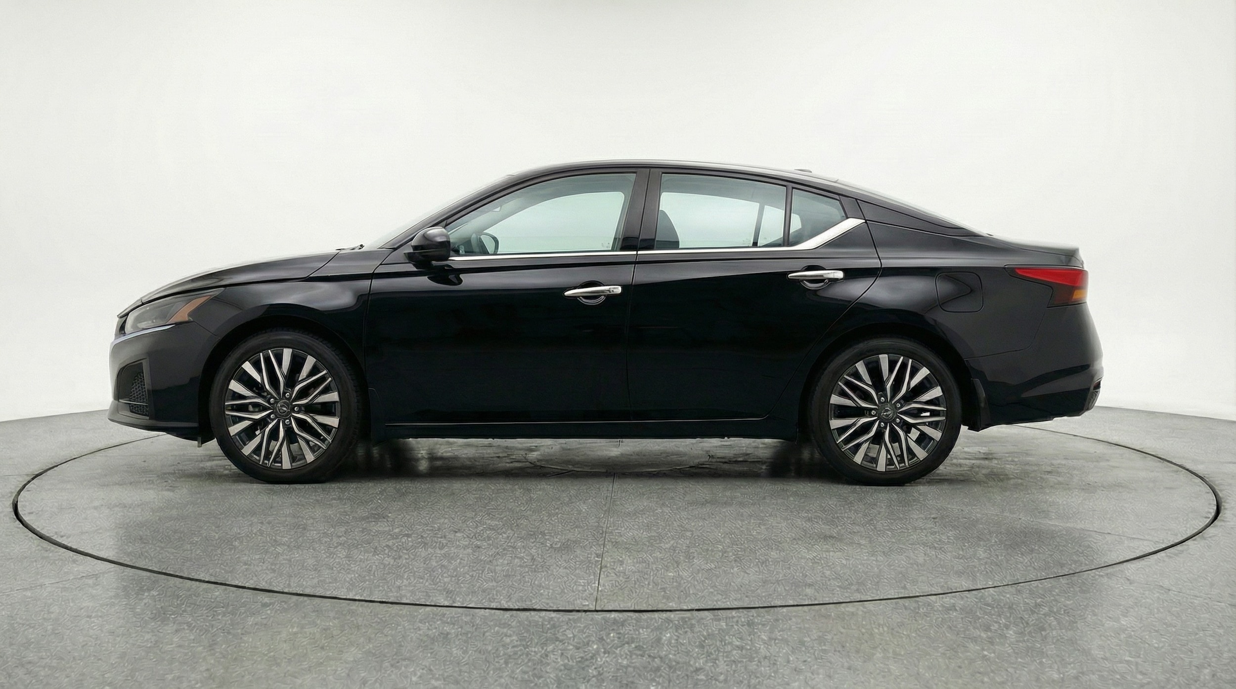 Thumbnail: 2025 Nissan Altima - 4