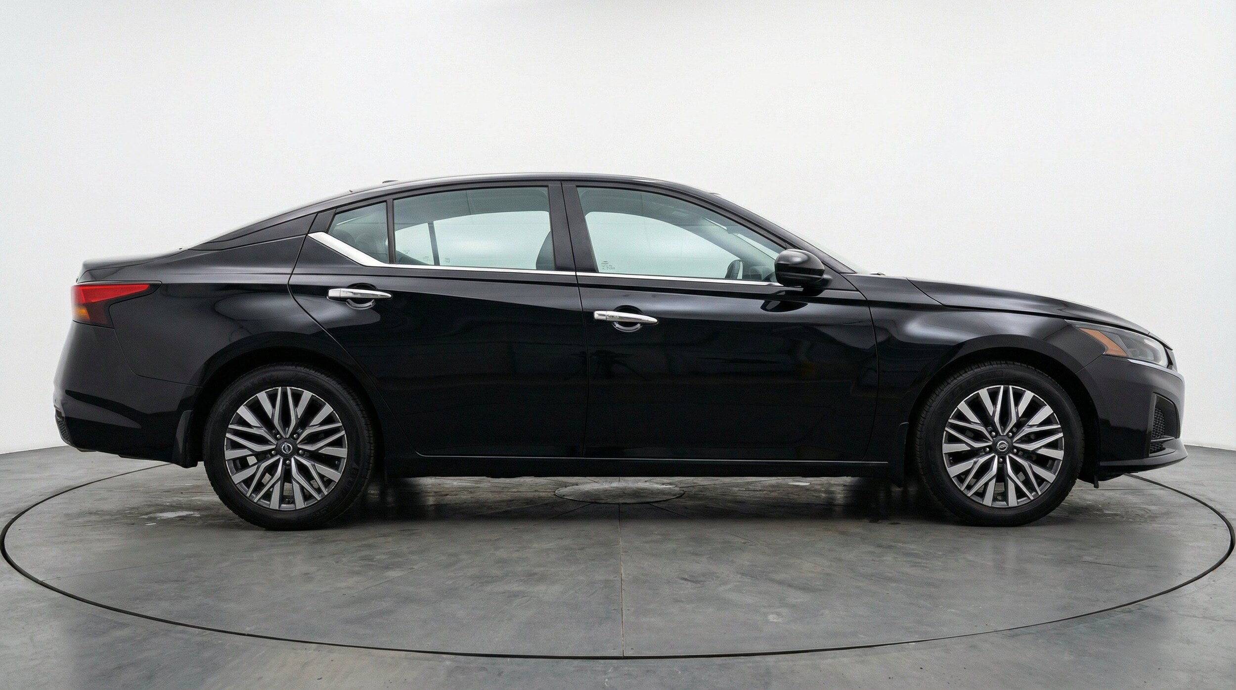 Thumbnail: 2025 Nissan Altima - 11