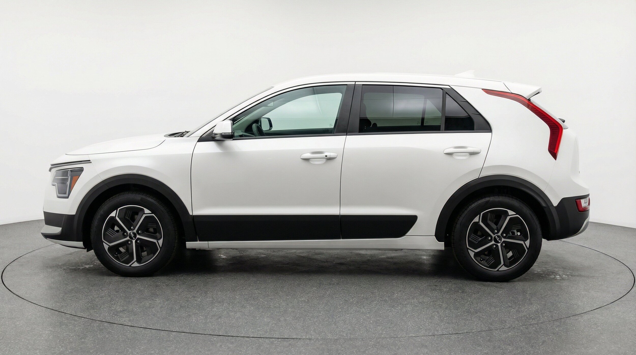 Thumbnail: 2026 Kia Niro - 5