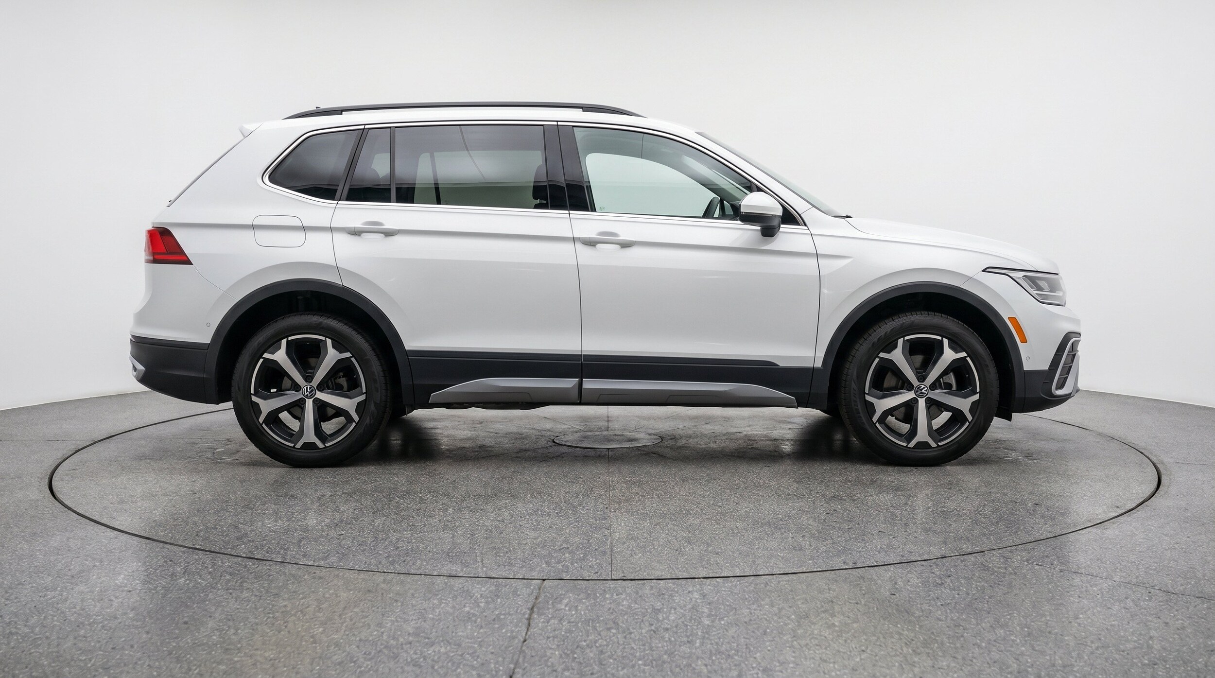 Thumbnail: 2026 Volkswagen Tiguan - 11