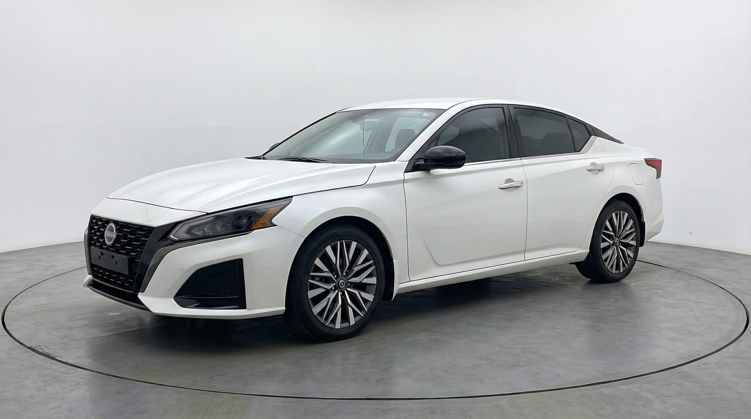 Thumbnail: 2025 Nissan Altima - 3