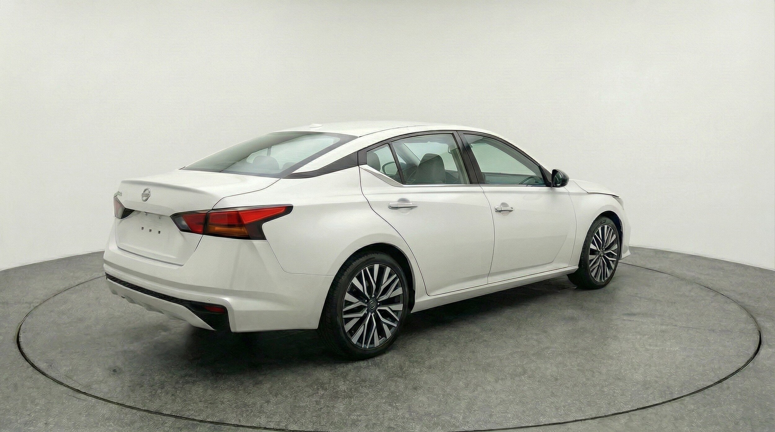 Thumbnail: 2025 Nissan Altima - 9