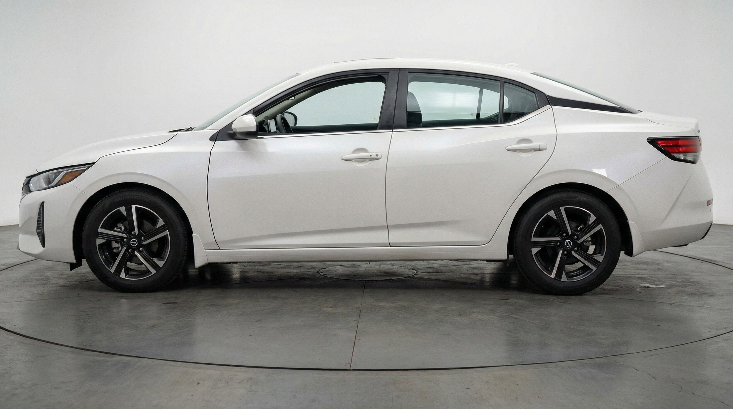 Thumbnail: 2025 Nissan Sentra - 5