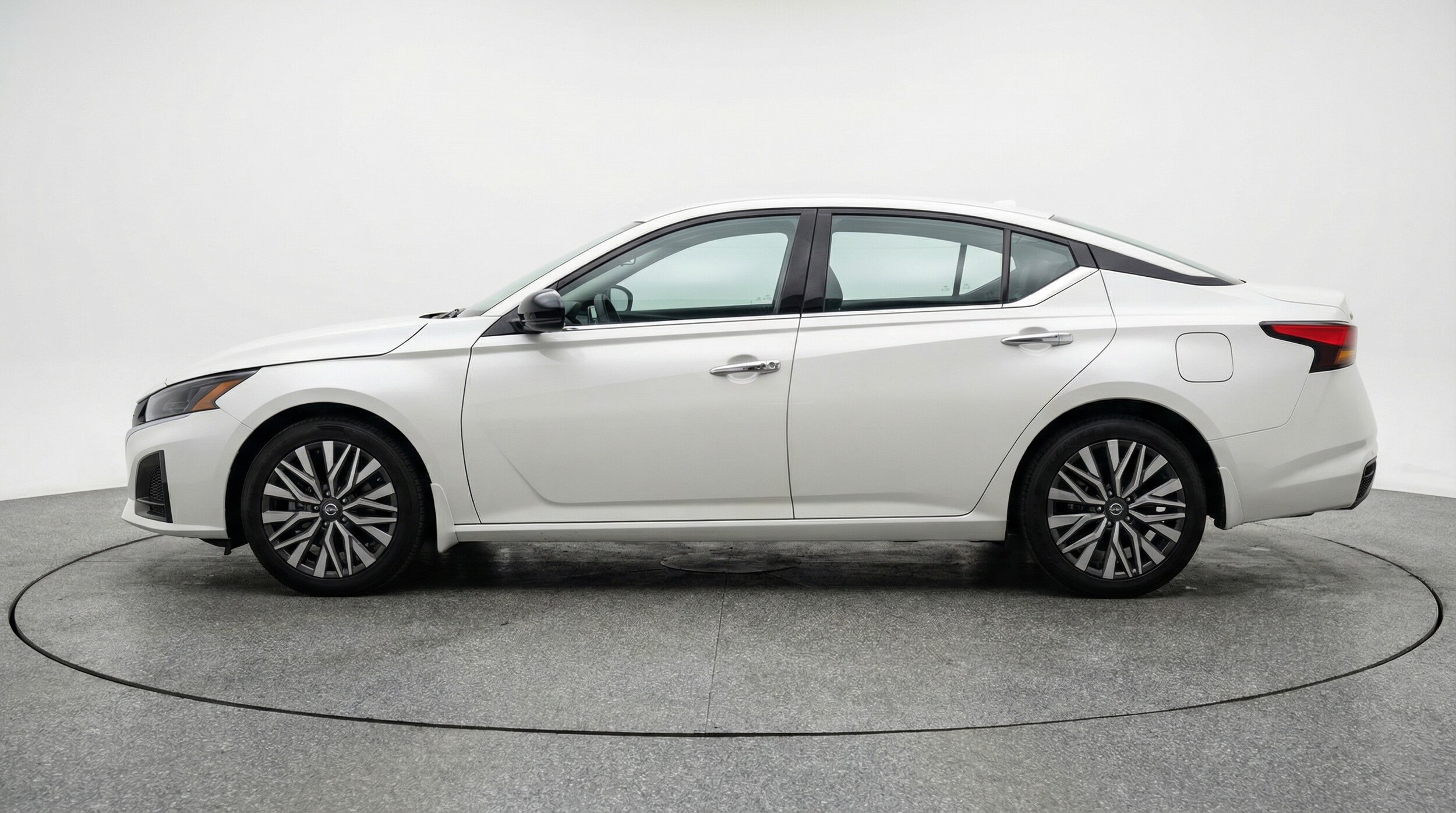 Thumbnail: 2025 Nissan Altima - 4