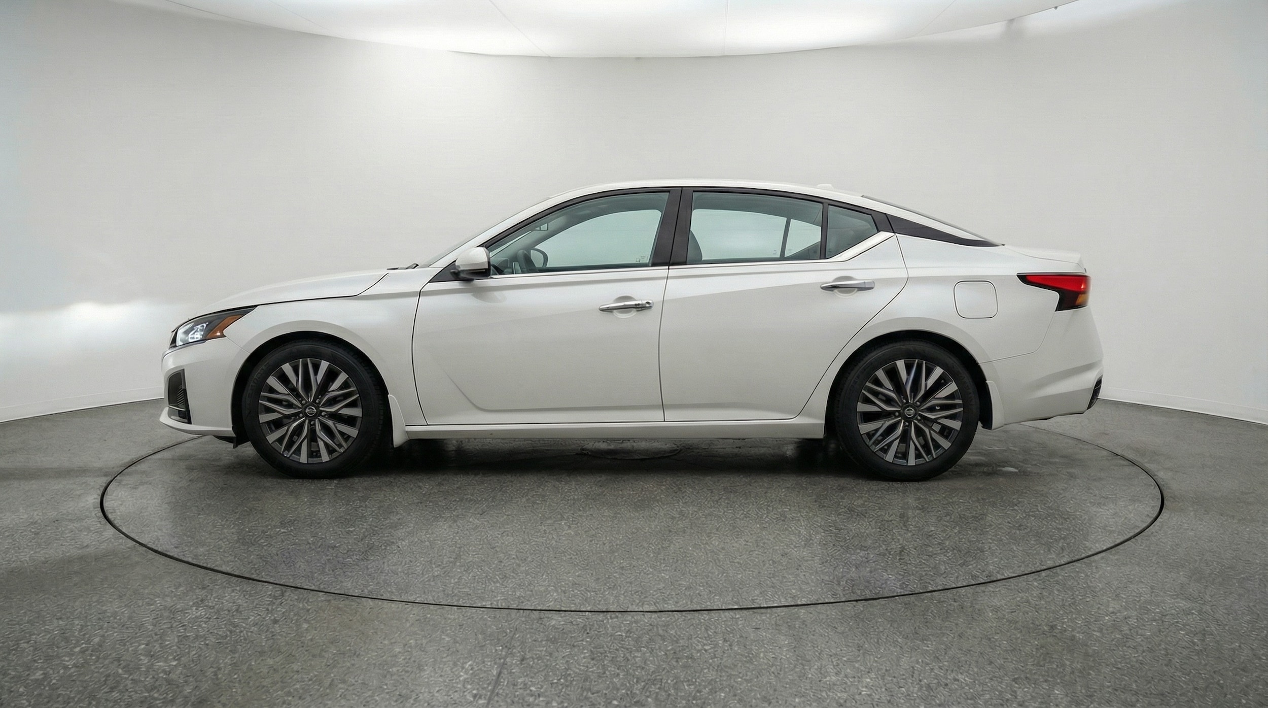 Thumbnail: 2025 Nissan Altima - 4