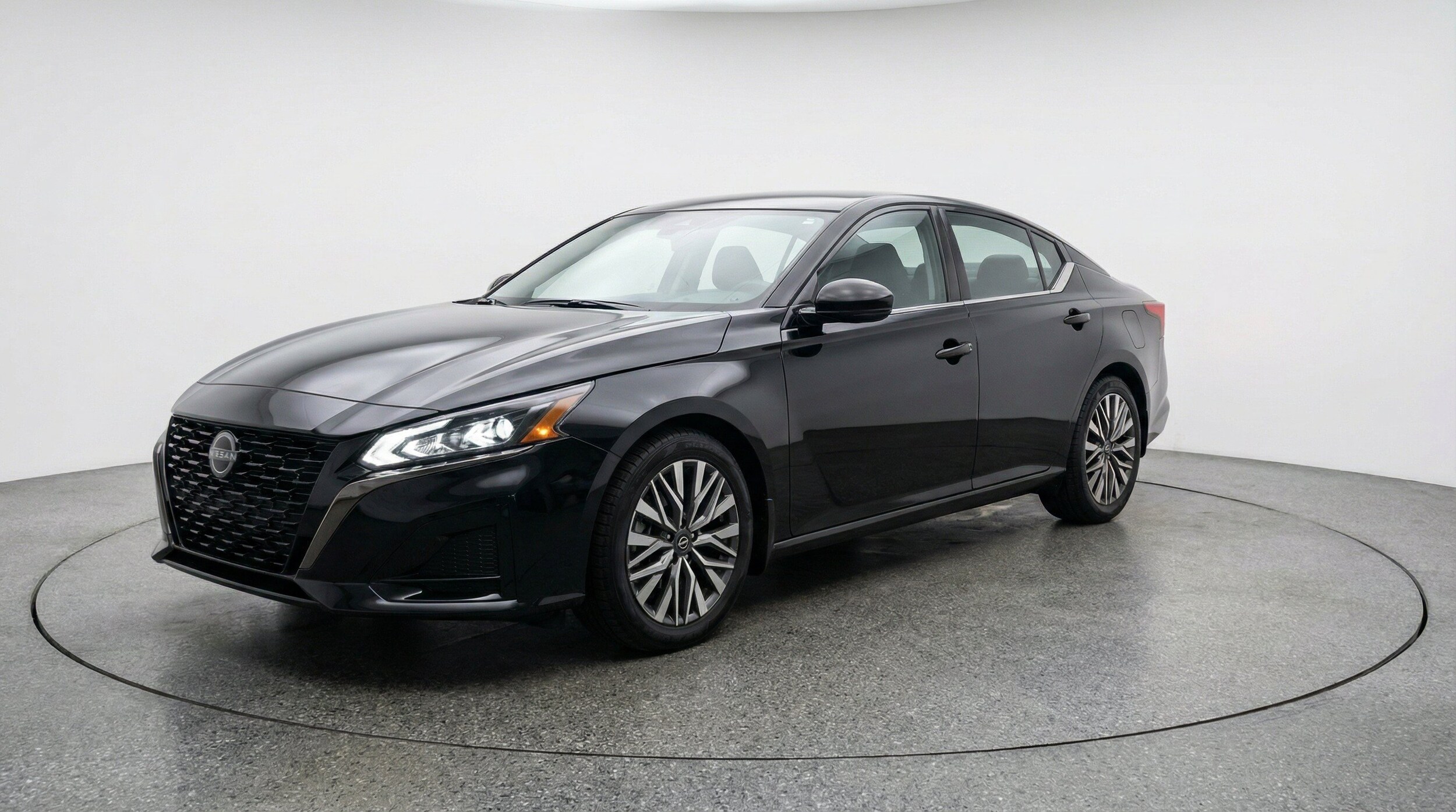Thumbnail: 2025 Nissan Altima - 3