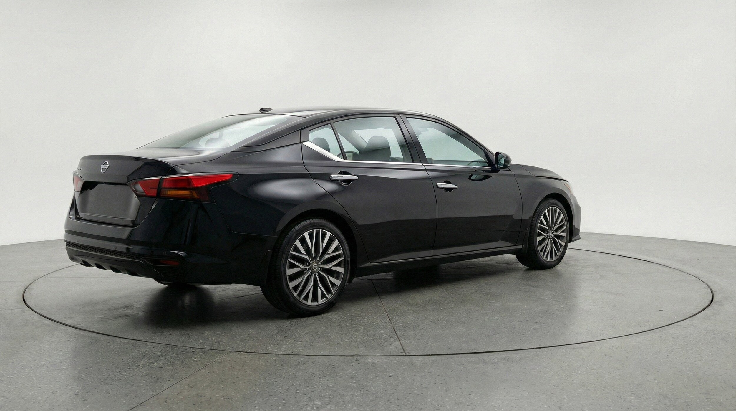 Thumbnail: 2025 Nissan Altima - 9