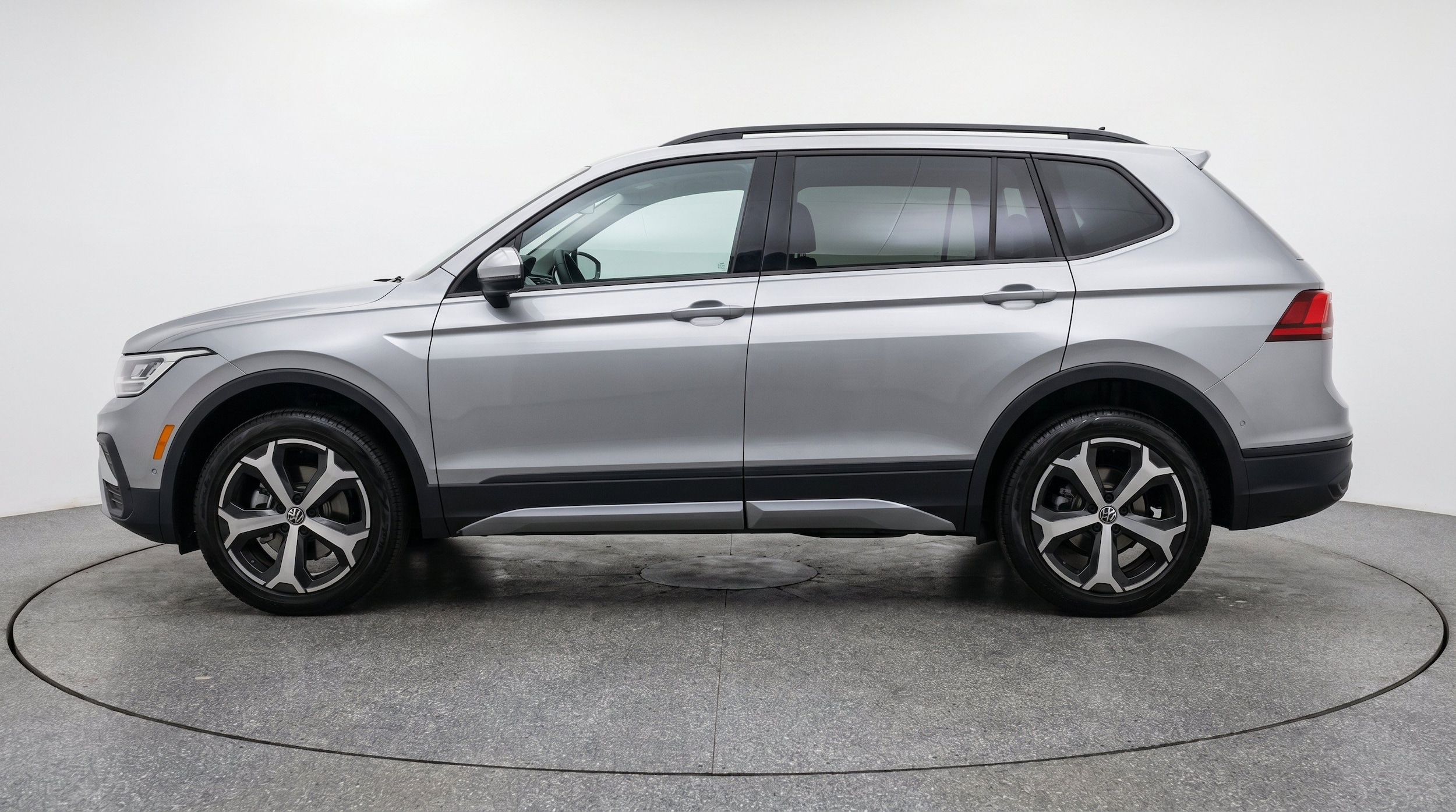 Thumbnail: 2026 Volkswagen Tiguan - 5