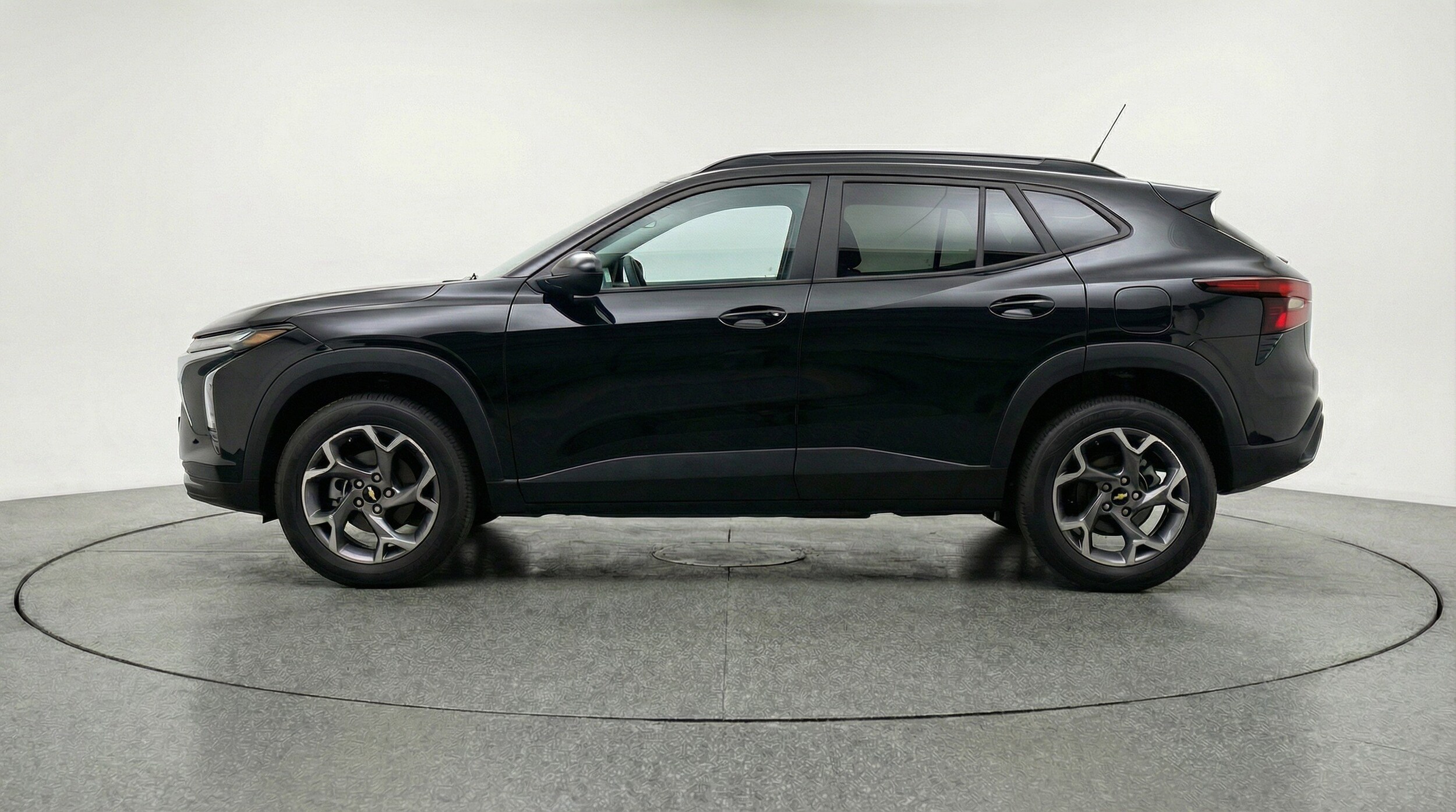 Thumbnail: 2025 Chevrolet Trax - 5