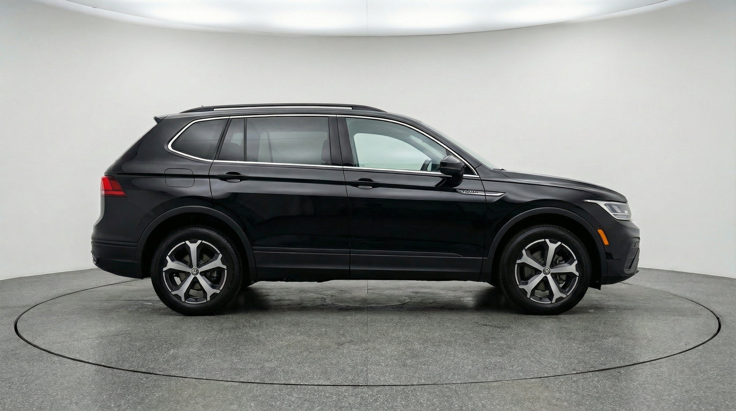 Thumbnail: 2026 Volkswagen Tiguan - 11