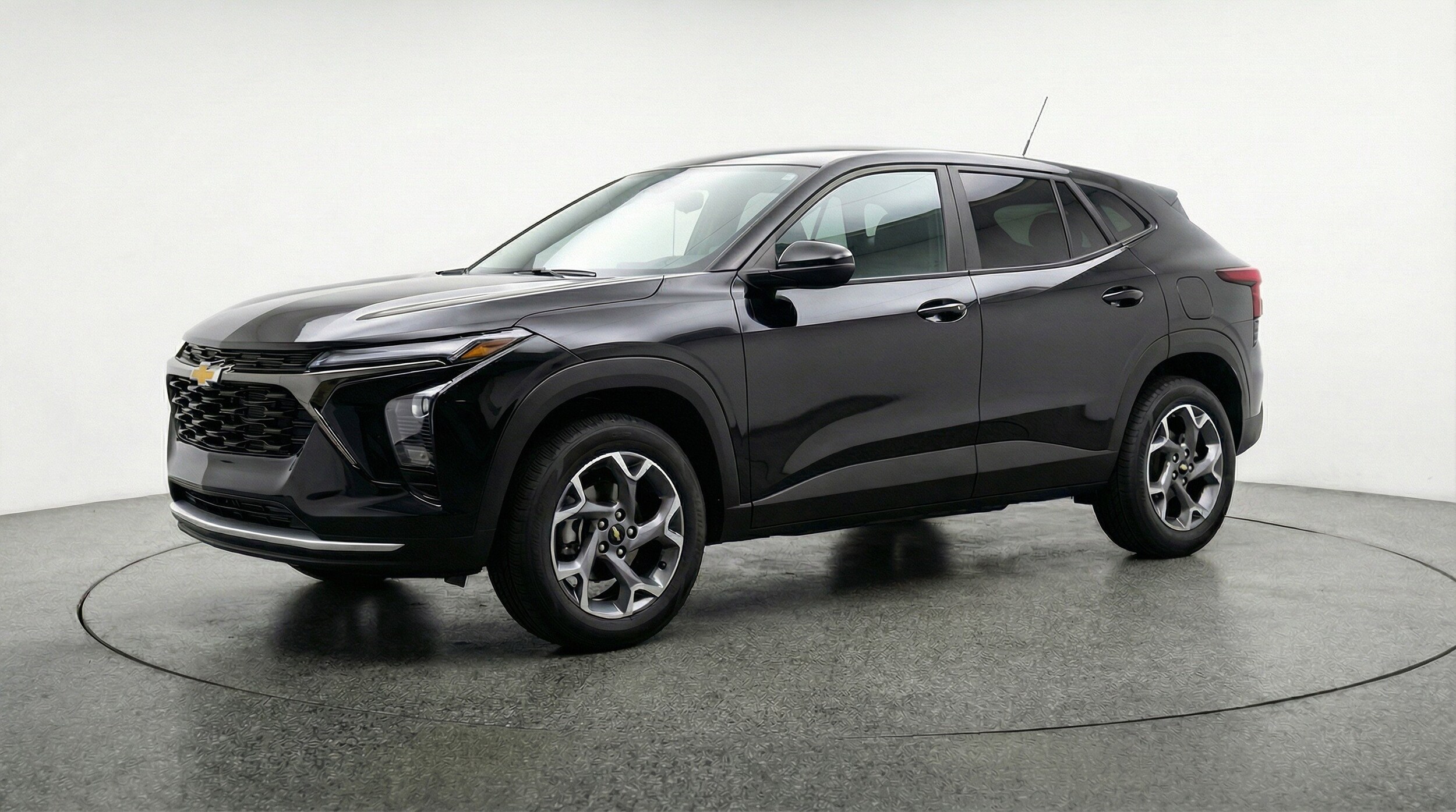 Thumbnail: 2025 Chevrolet Trax - 3