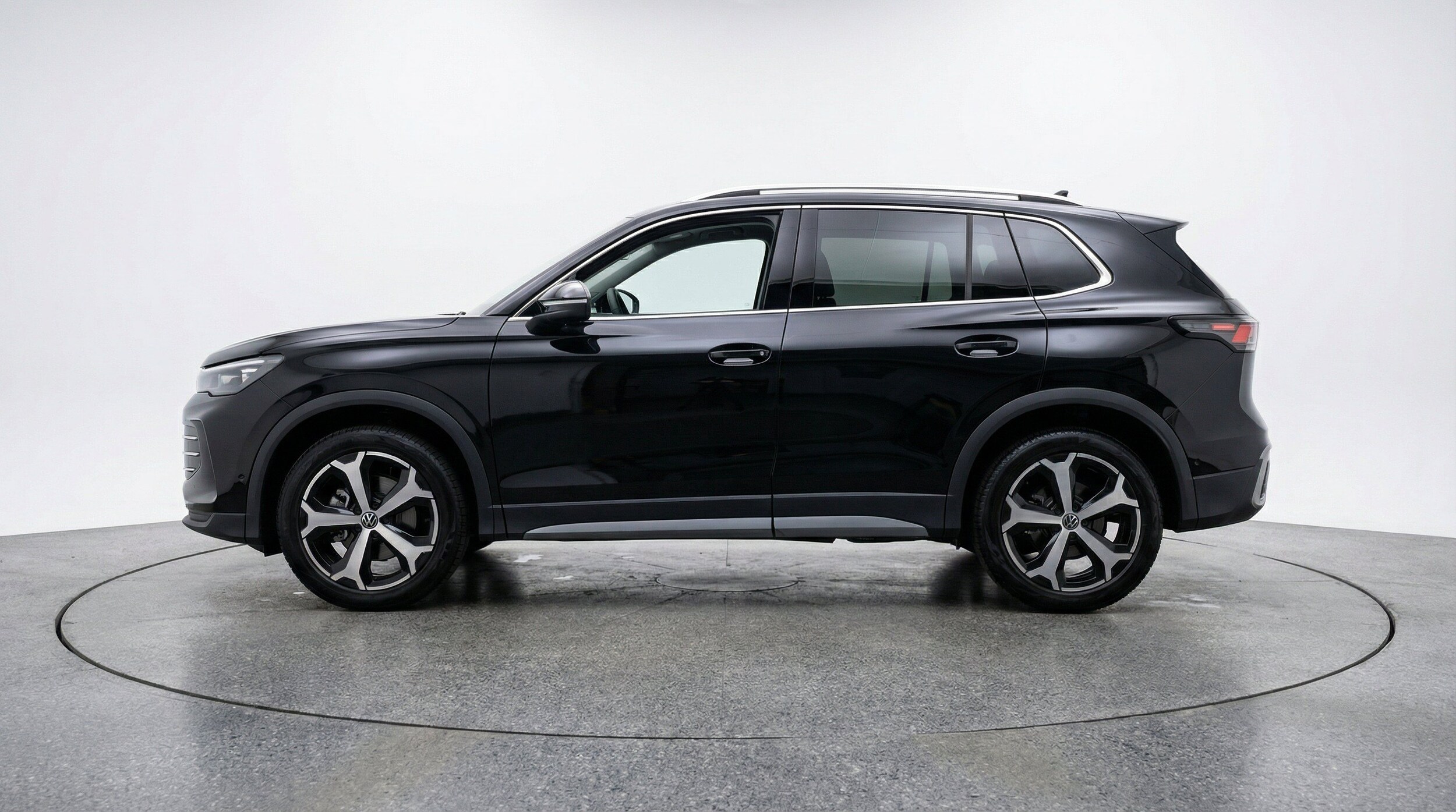 Thumbnail: 2026 Volkswagen Tiguan - 5