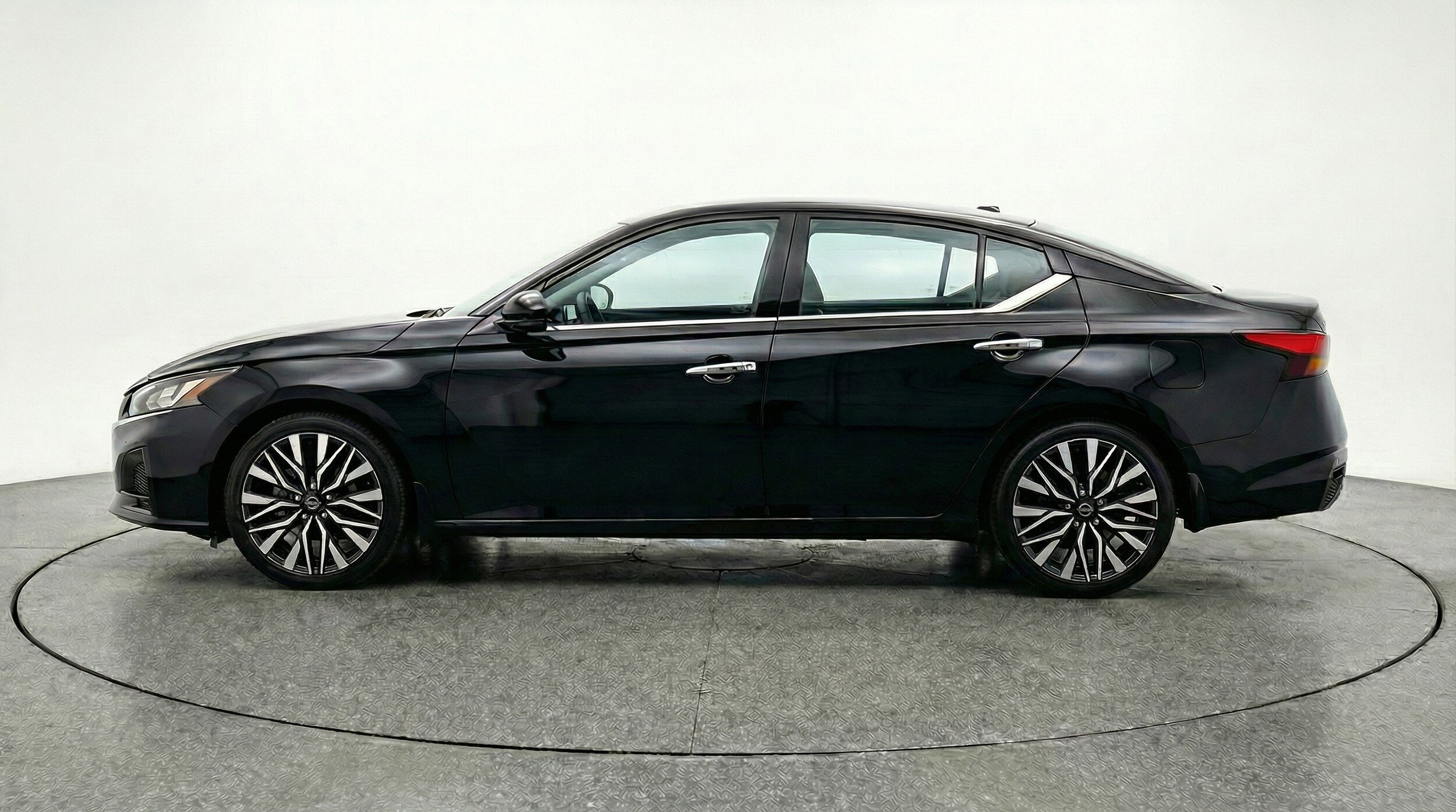 Thumbnail: 2025 Nissan Altima - 11