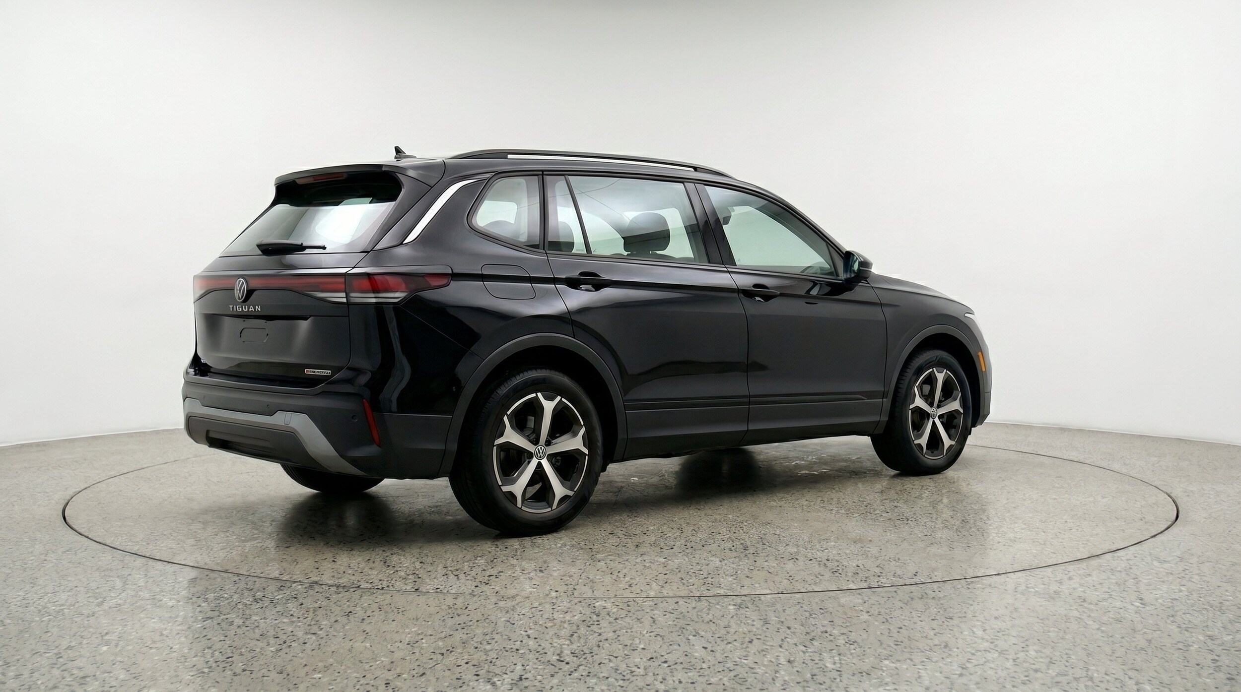 Thumbnail: 2026 Volkswagen Tiguan - 9