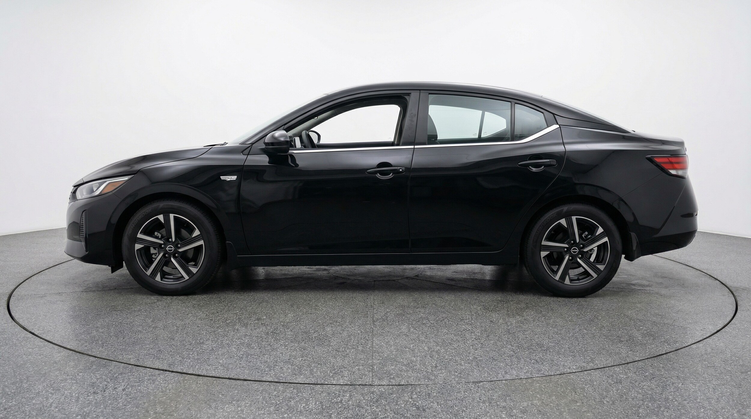 Thumbnail: 2025 Nissan Sentra - 4