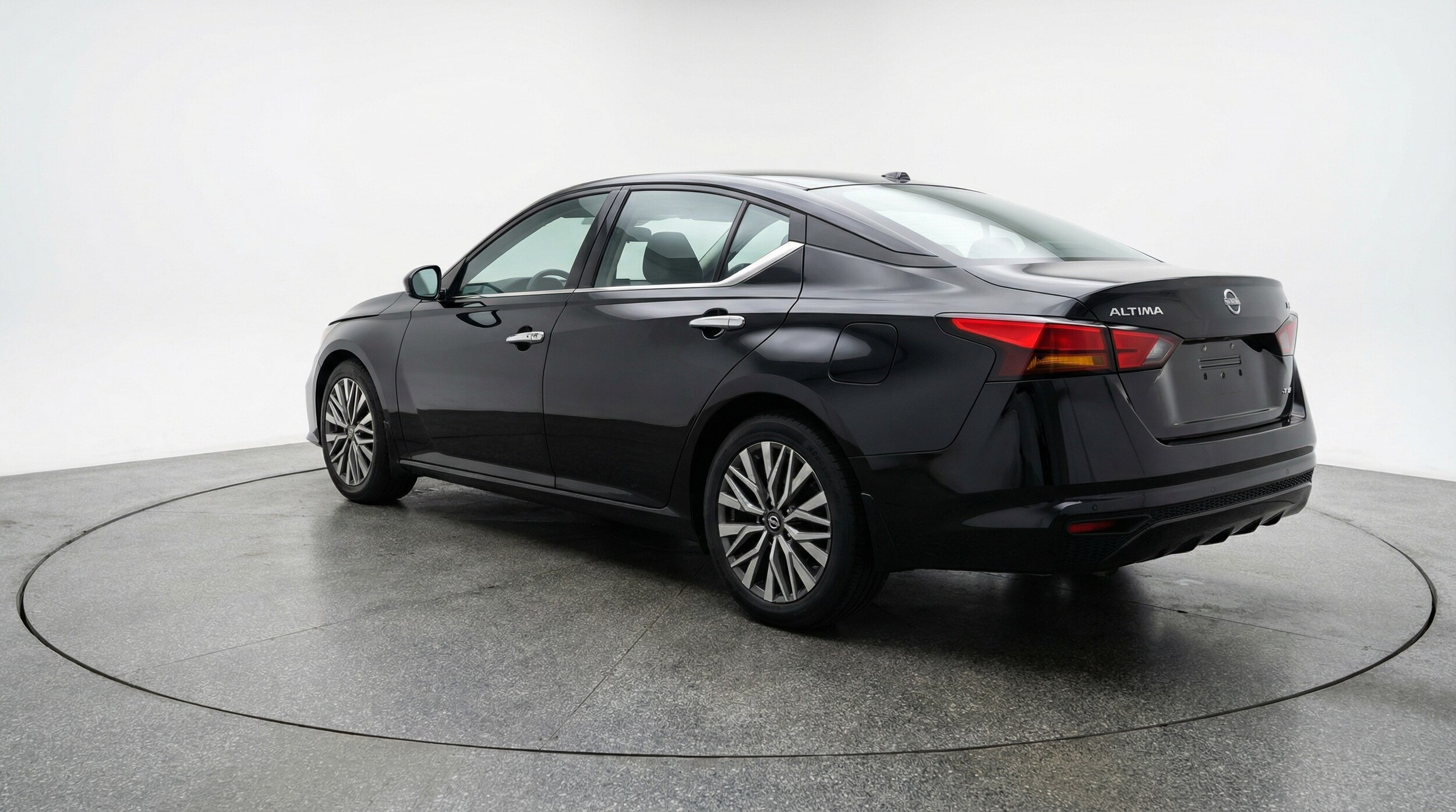 Thumbnail: 2025 Nissan Altima - 5