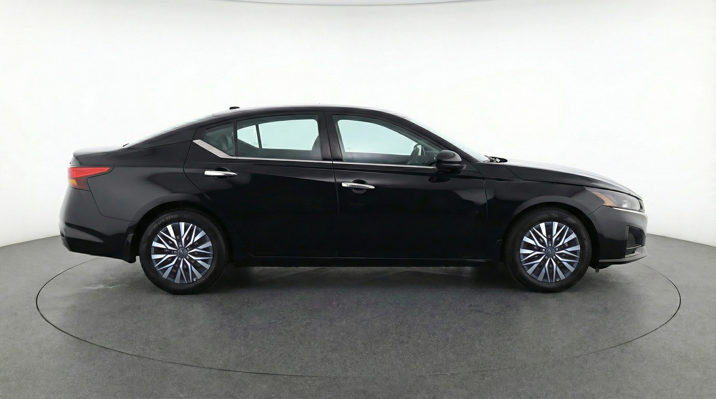 Thumbnail: 2025 Nissan Altima - 8