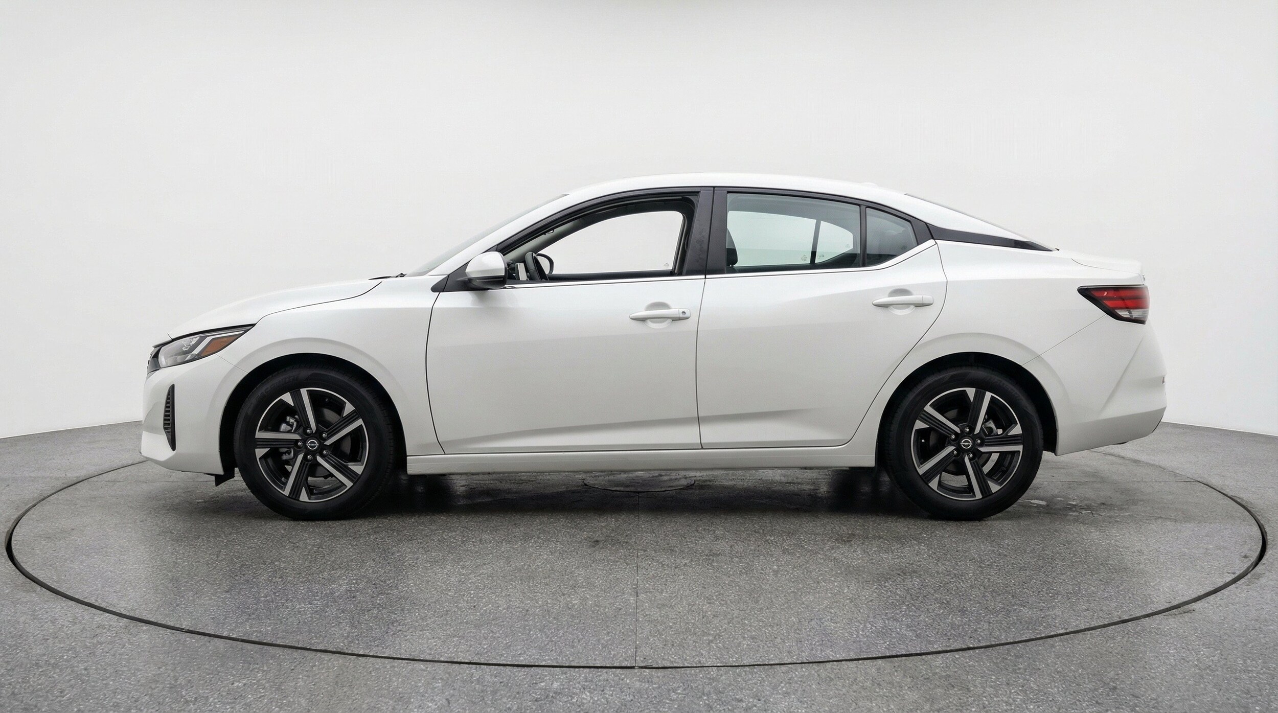 Thumbnail: 2025 Nissan Sentra - 5