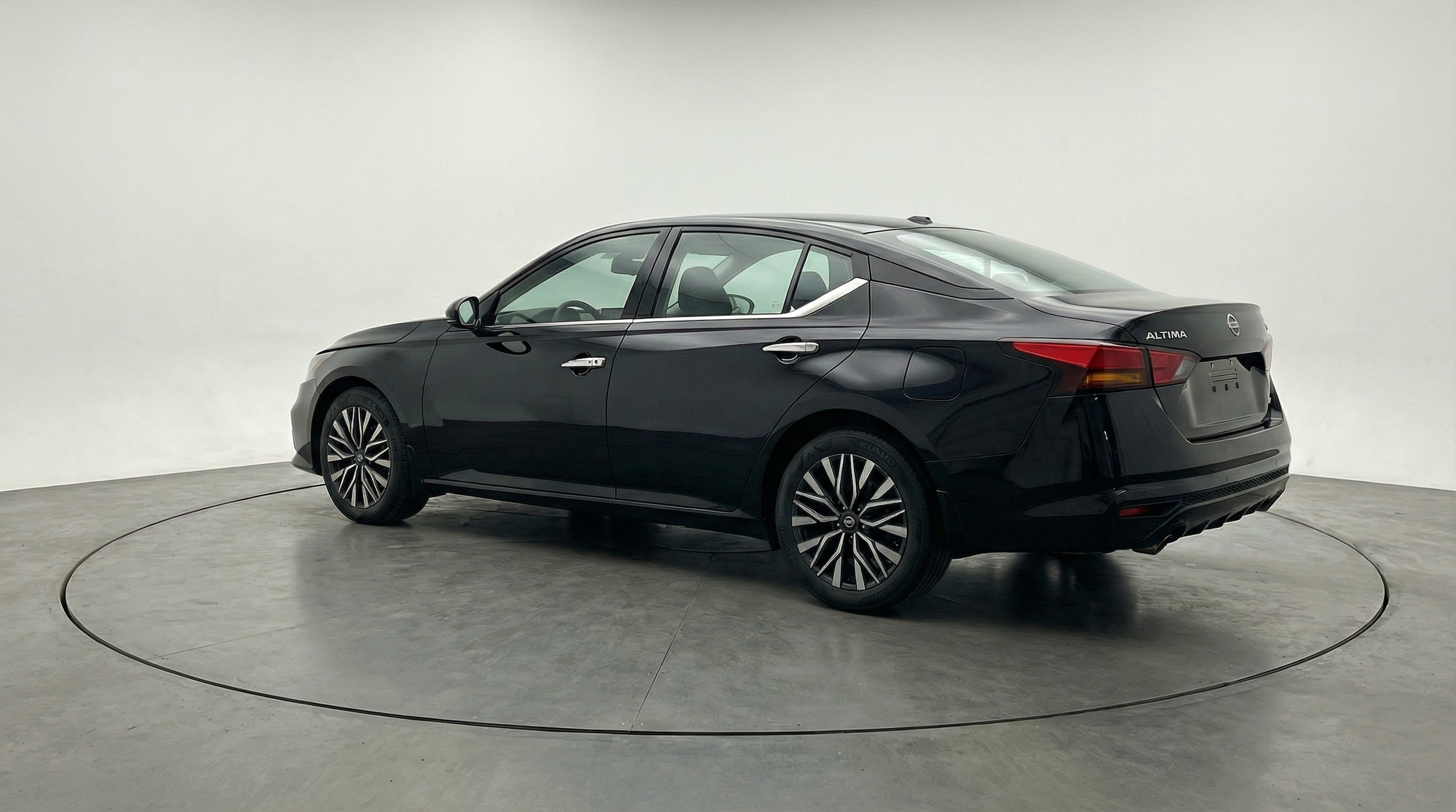 Thumbnail: 2025 Nissan Altima - 5