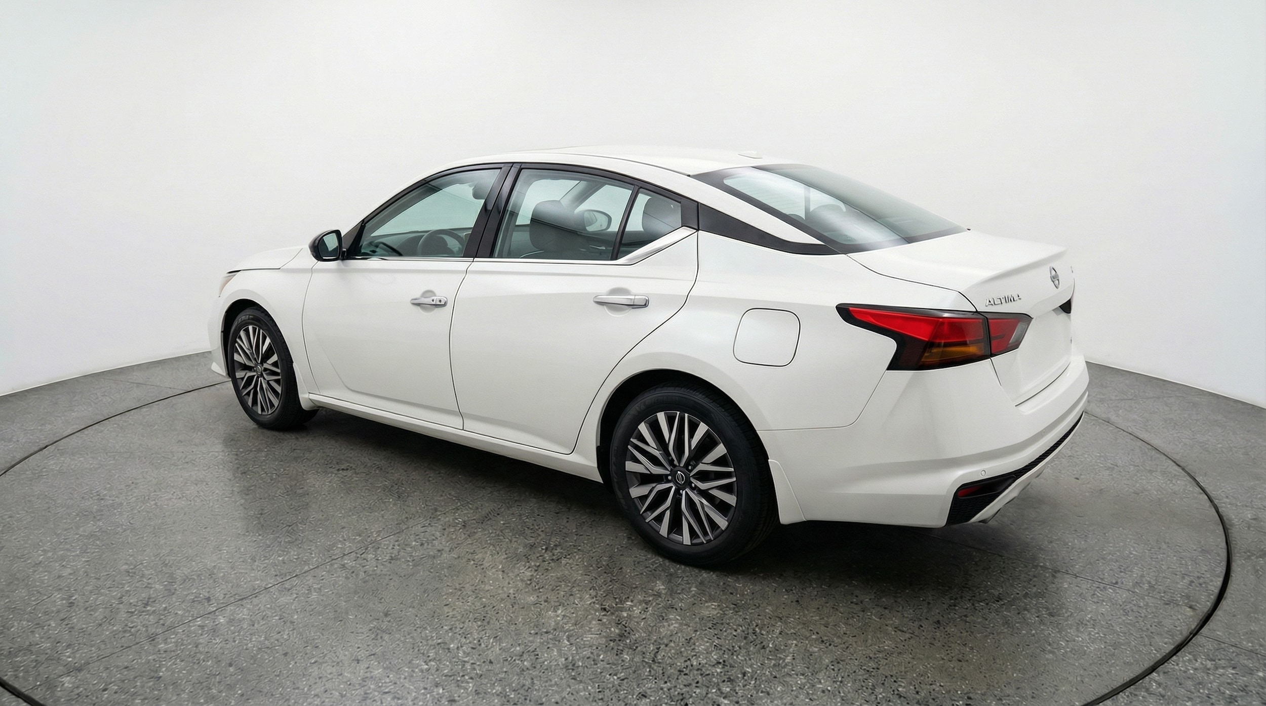 Thumbnail: 2025 Nissan Altima - 5