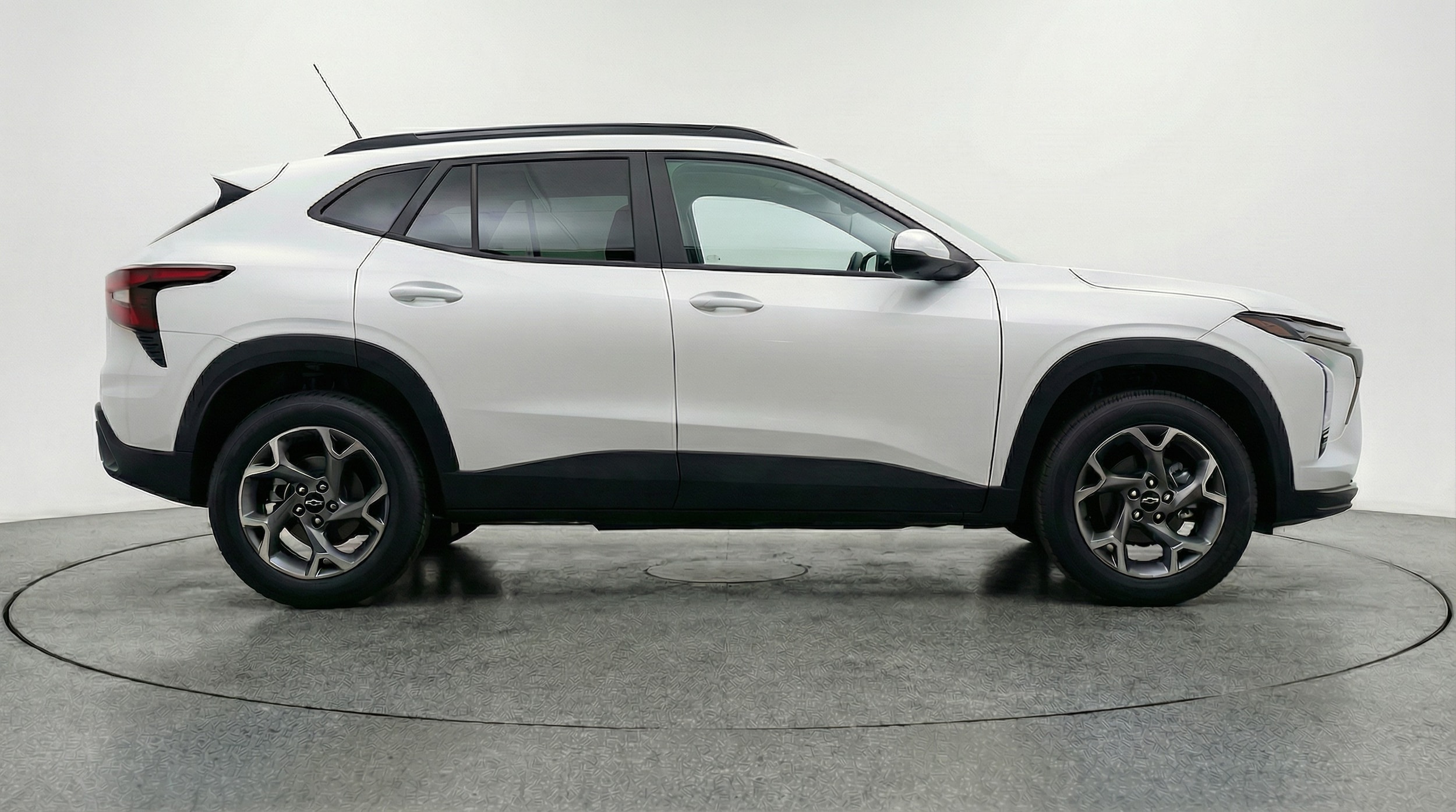 Thumbnail: 2025 Chevrolet Trax - 8