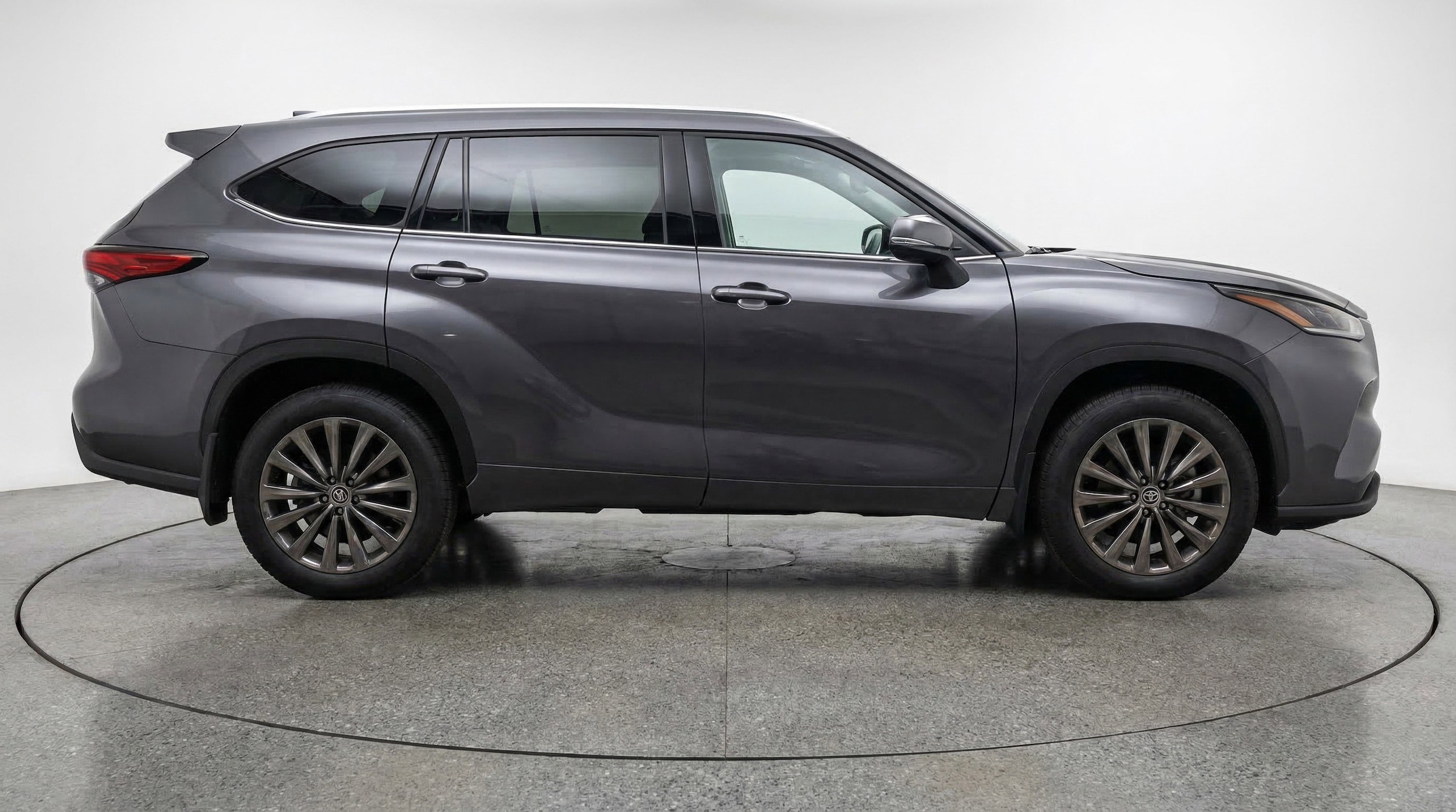 Thumbnail: 2025 Toyota Highlander - 11