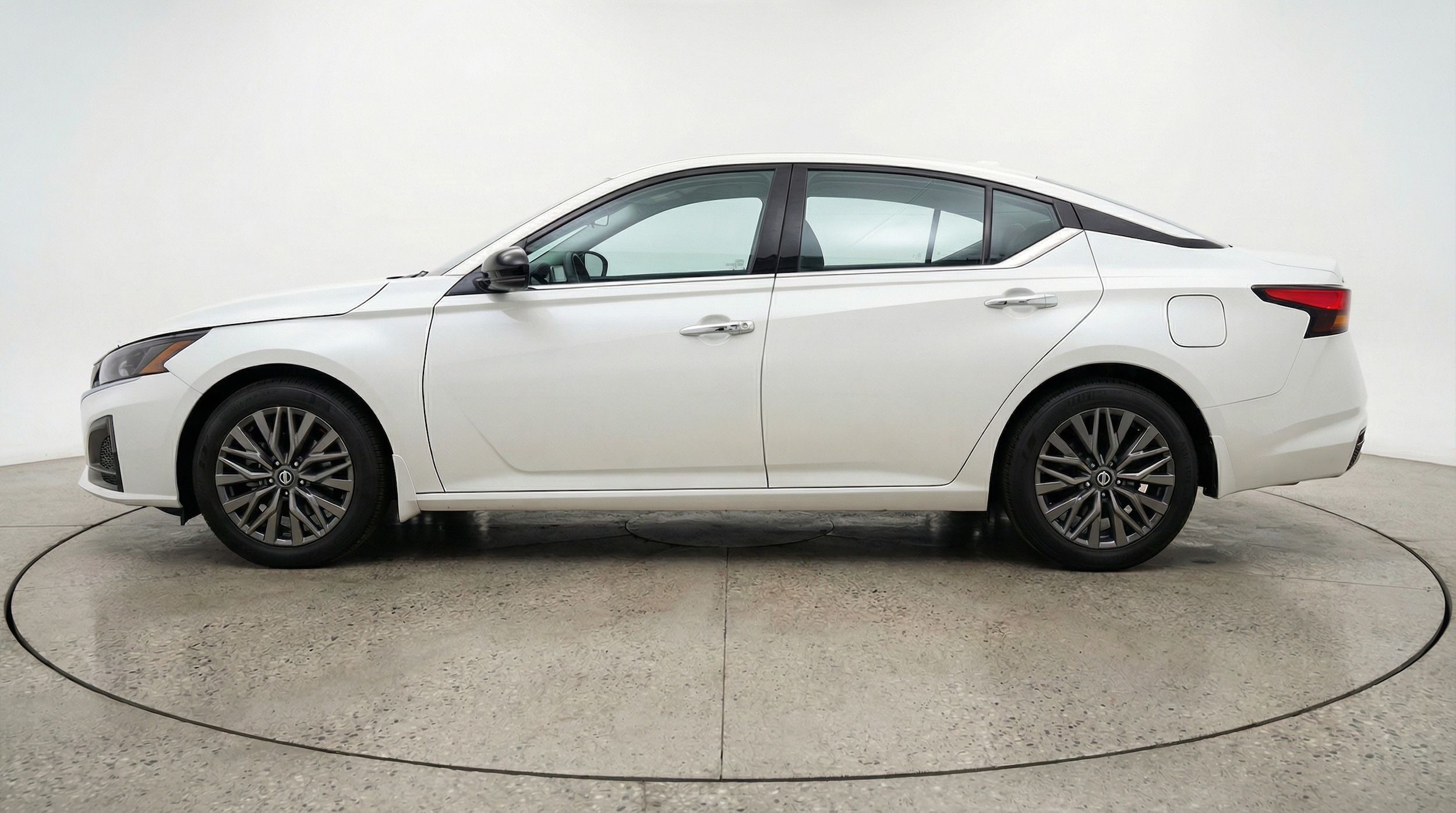 Thumbnail: 2025 Nissan Altima - 4